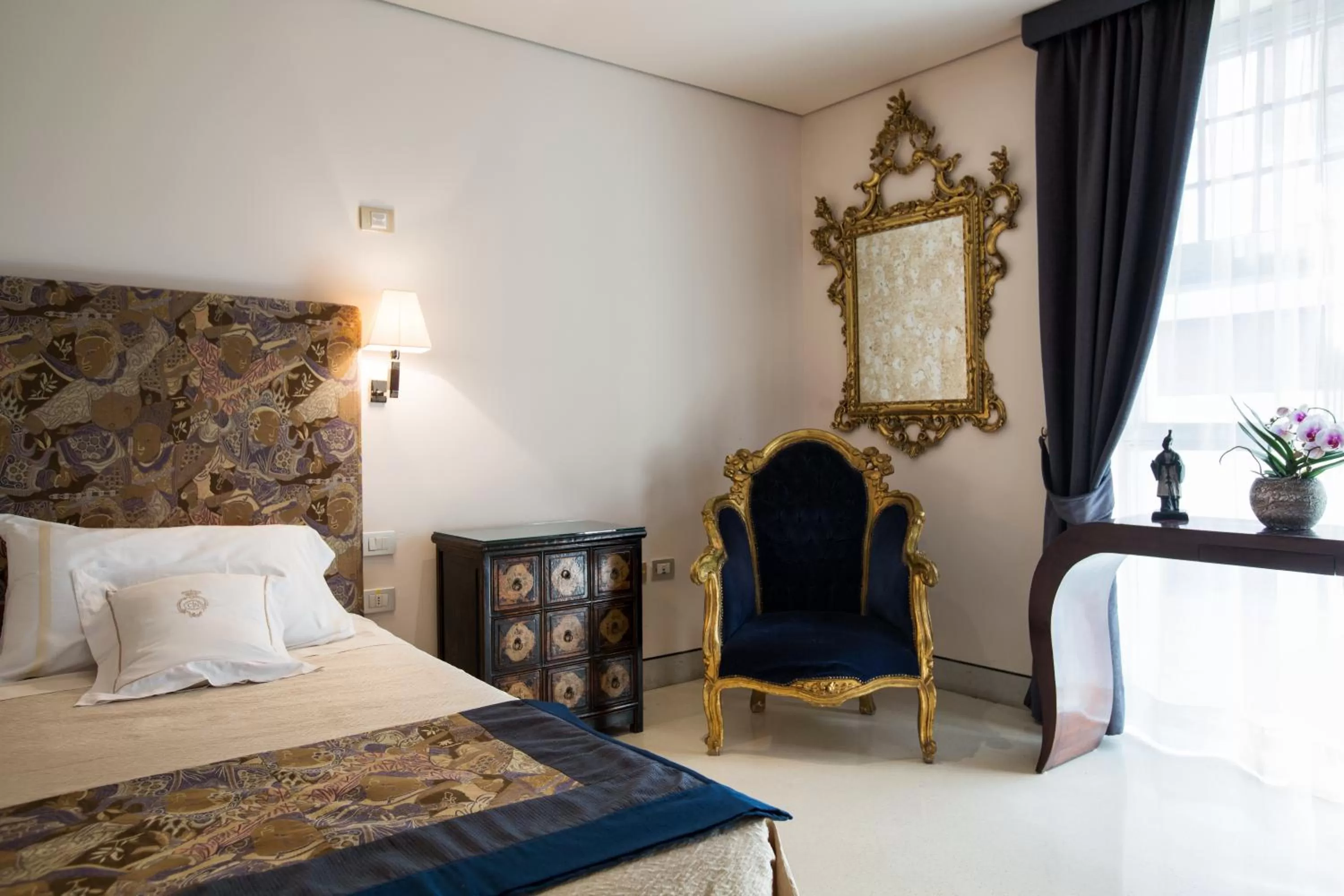 Photo of the whole room, Bed in Ca' Nigra Lagoon Resort