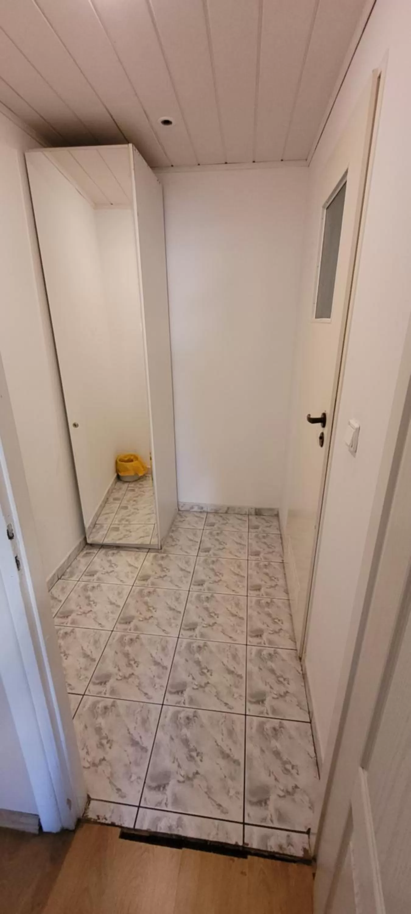 wardrobe in Dworek Pokoje Gościnne