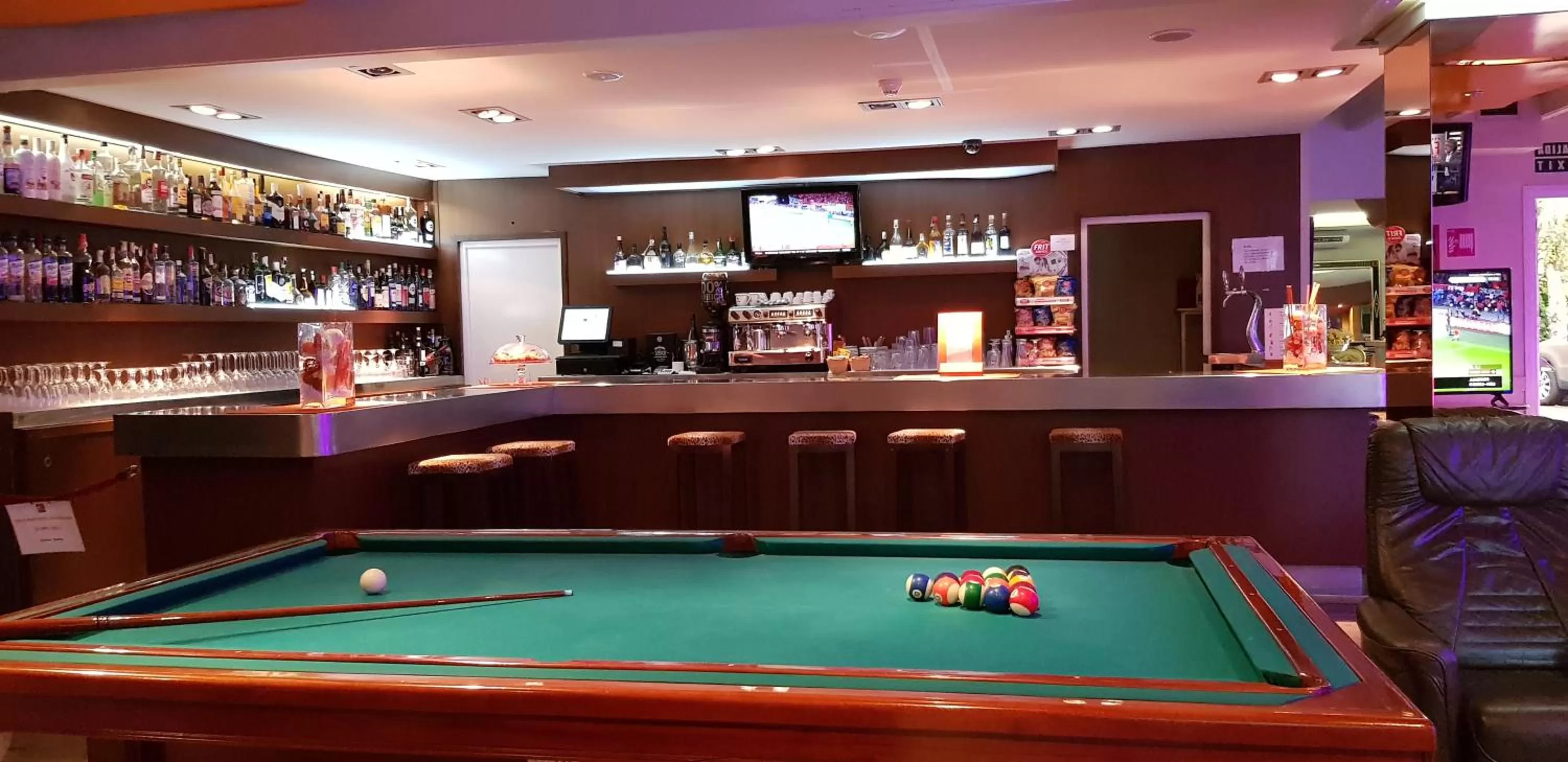 Billiard in Ampuria Inn