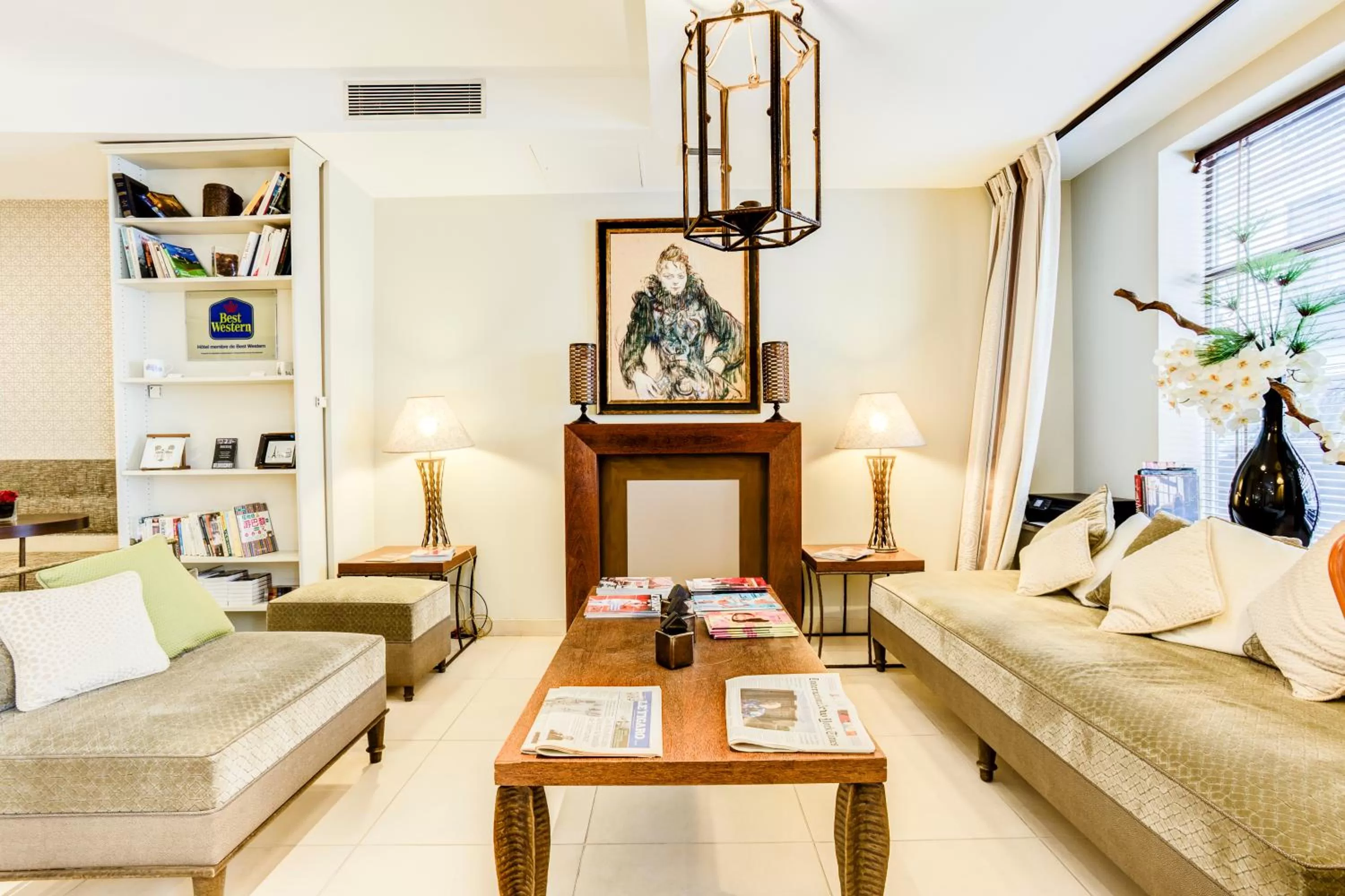 Lobby or reception in Hôtel Paris Louvre Opéra