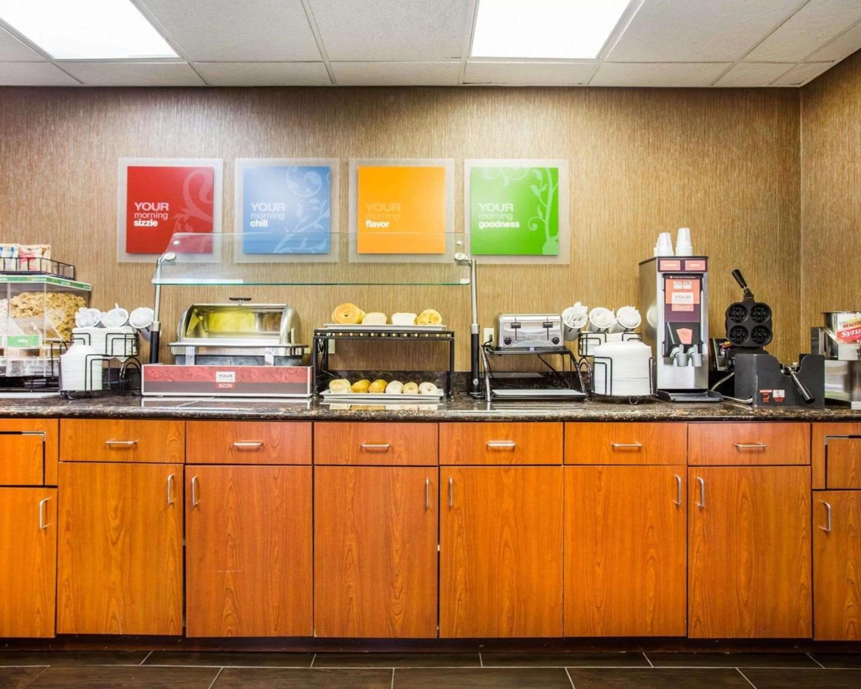 Restaurant/places to eat in Comfort Inn & Suites at Stone Mountain