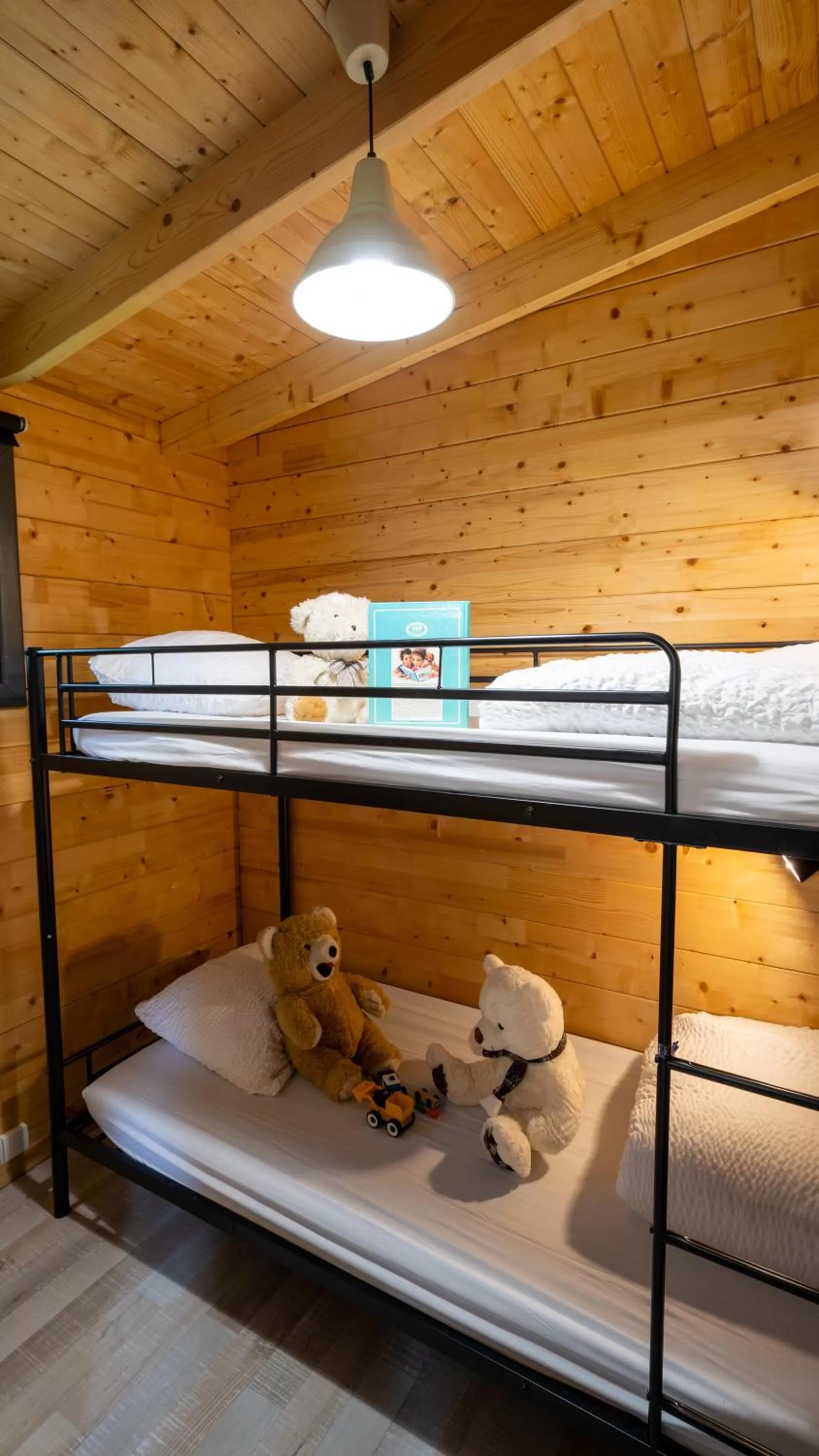 bunk bed, Bed in Le Village de la Champagne - Slowmoov