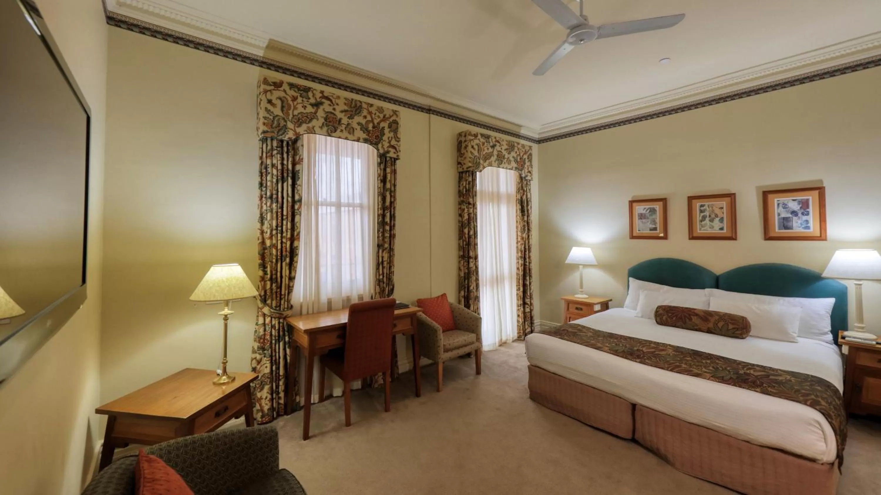 Decorative detail, Bed in Royal Exchange Hotel