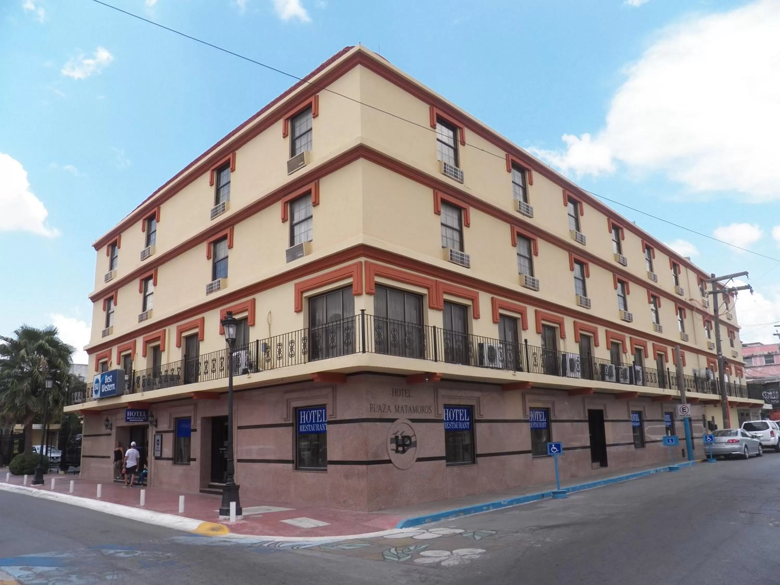 Property building in Best Western Hotel Plaza Matamoros