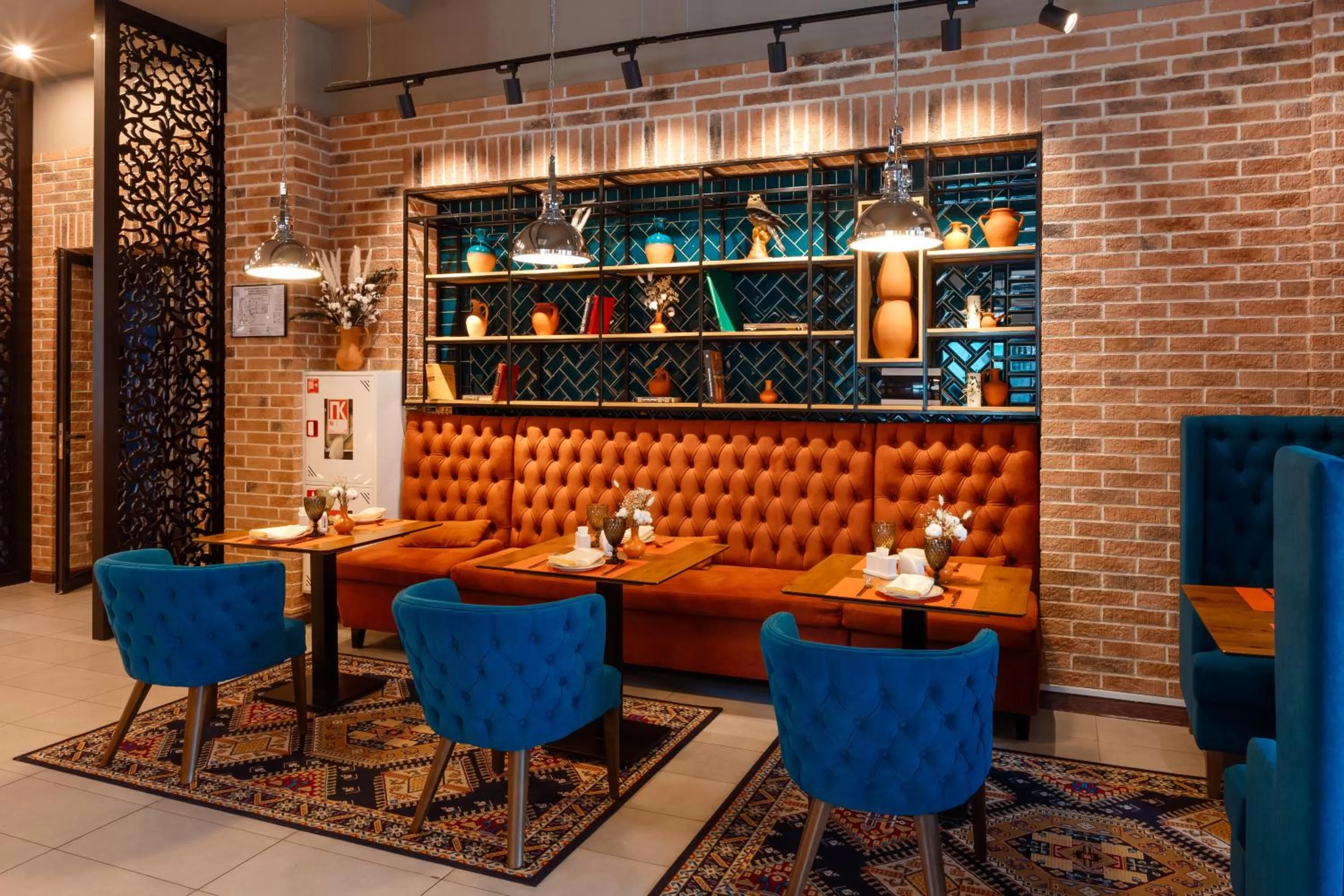 Restaurant/places to eat in Resident City Hotel