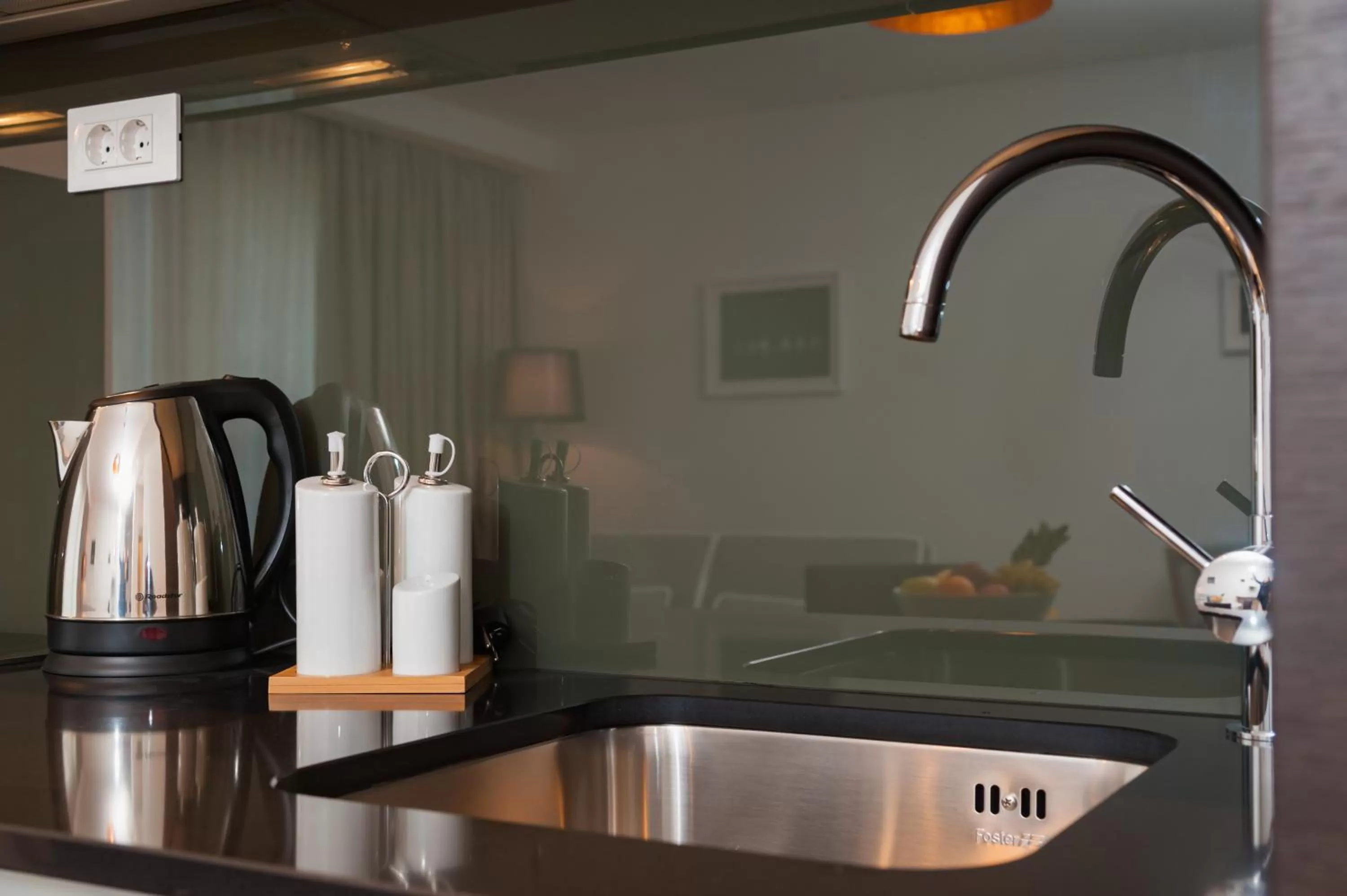 Coffee/tea facilities in Residence by Vestibul Palace