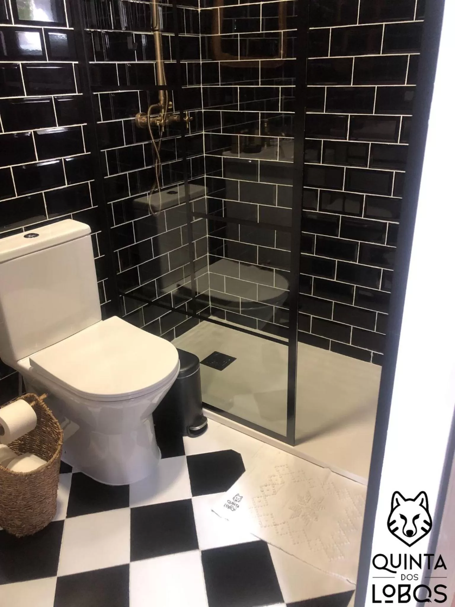 Shower in Quinta dos Lobos Boutique Hotel - Nature Experience