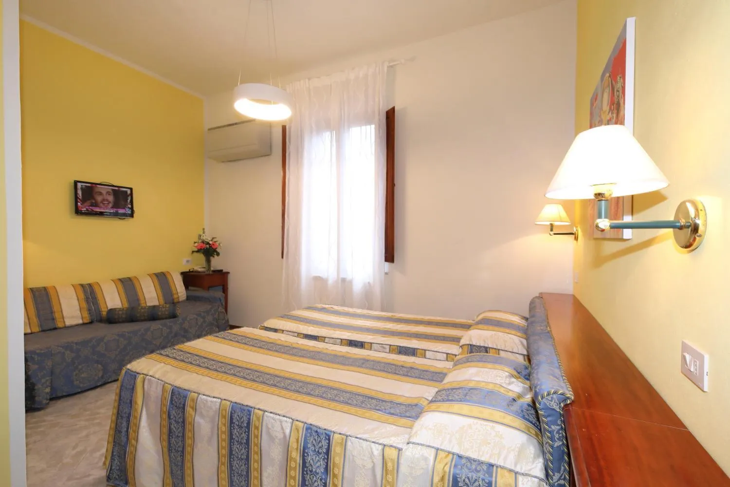 Photo of the whole room, Bed in Hotel Moderno
