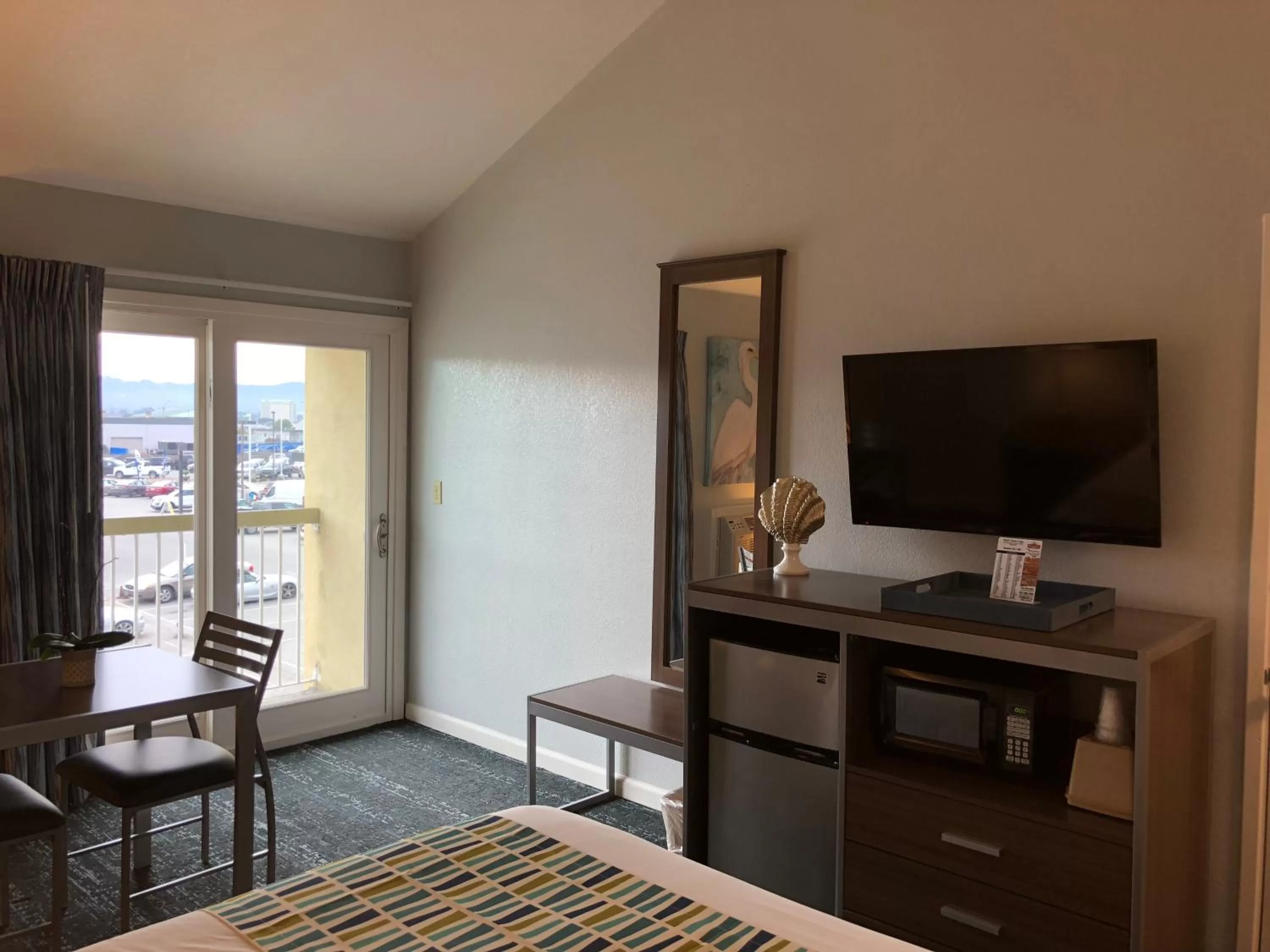 Photo of the whole room in Sand Dollar Inn