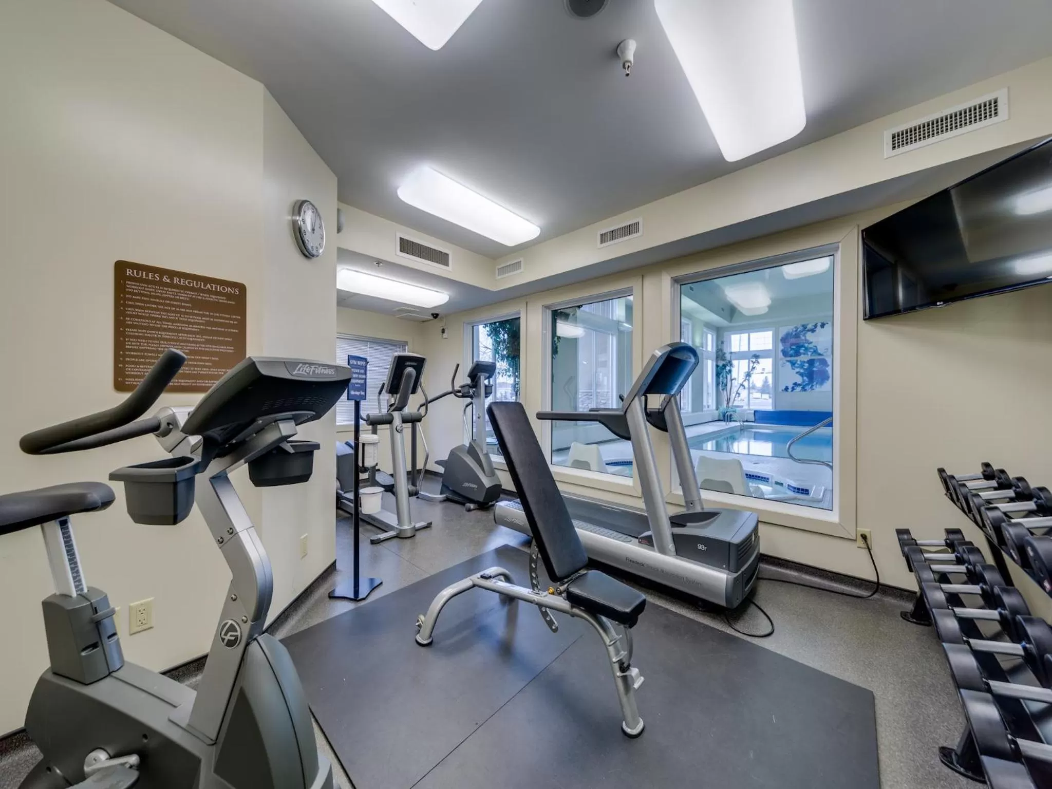Fitness centre/facilities in Heritage Inn & Suites - Brooks