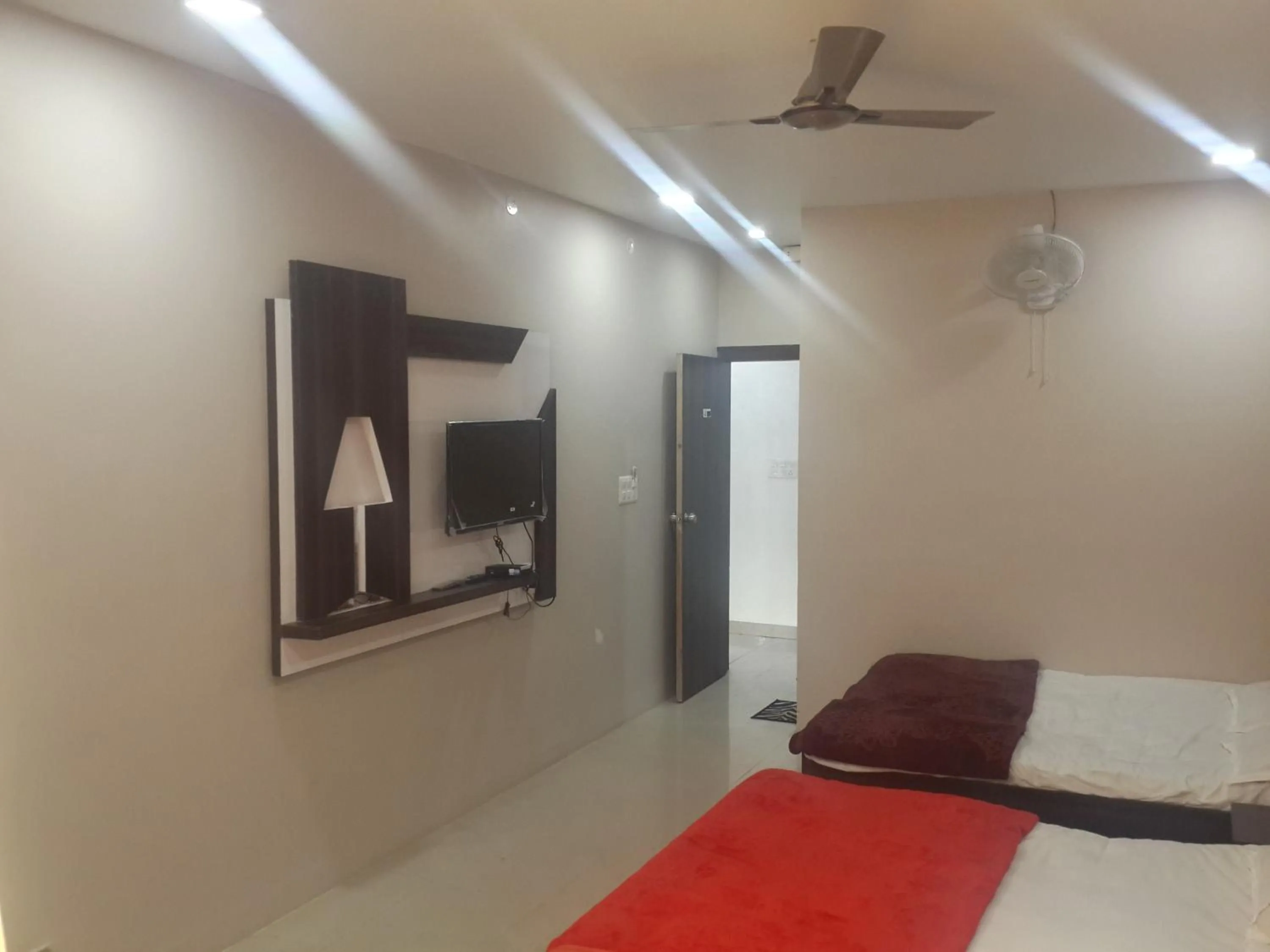 Family, Bed in Hotel Holiday Era Opposite Railway Station