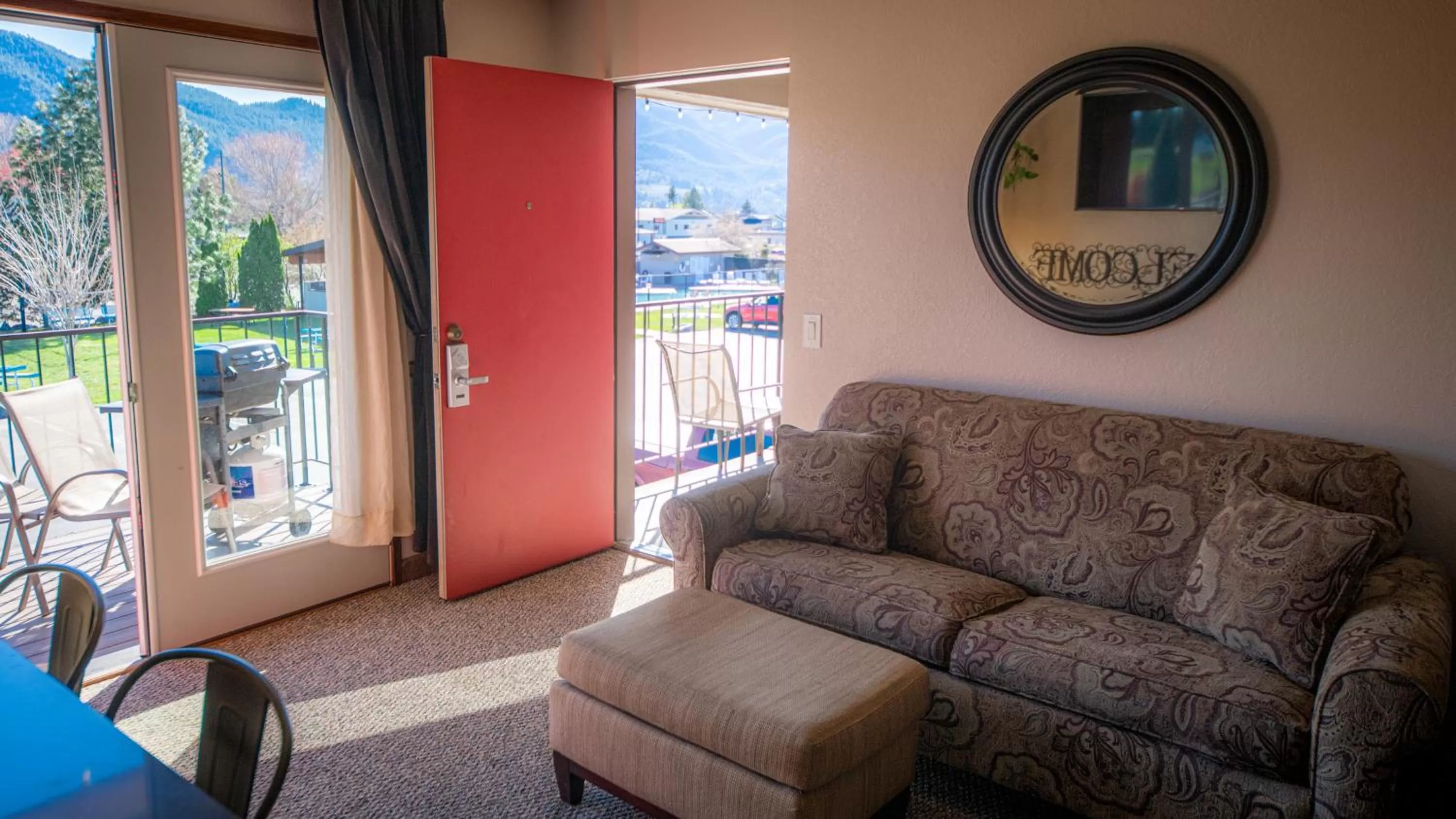 Living room in Mountain View Lodge