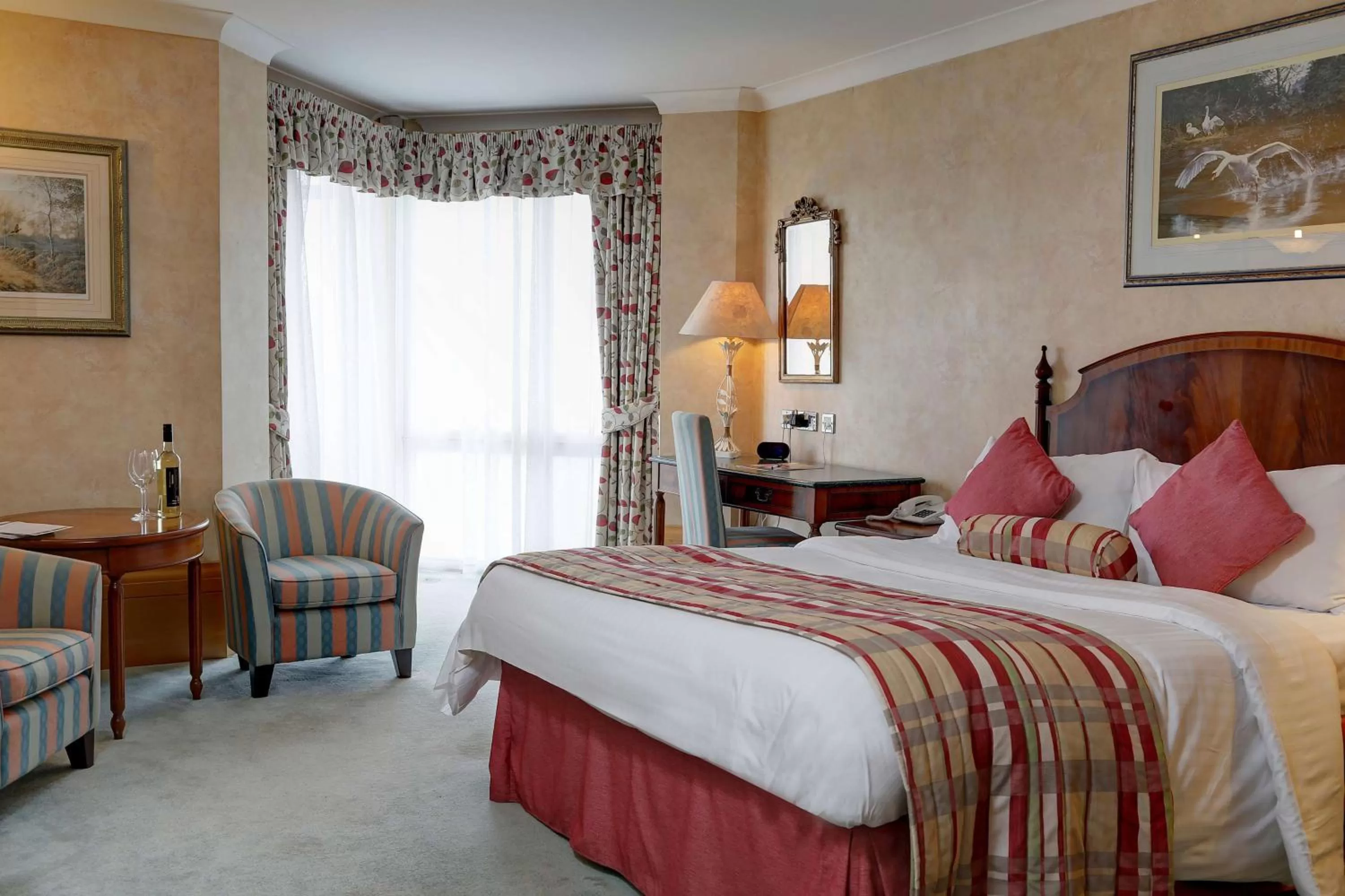 Photo of the whole room, Bed in Swindon Blunsdon House Hotel, BW Premier Collection