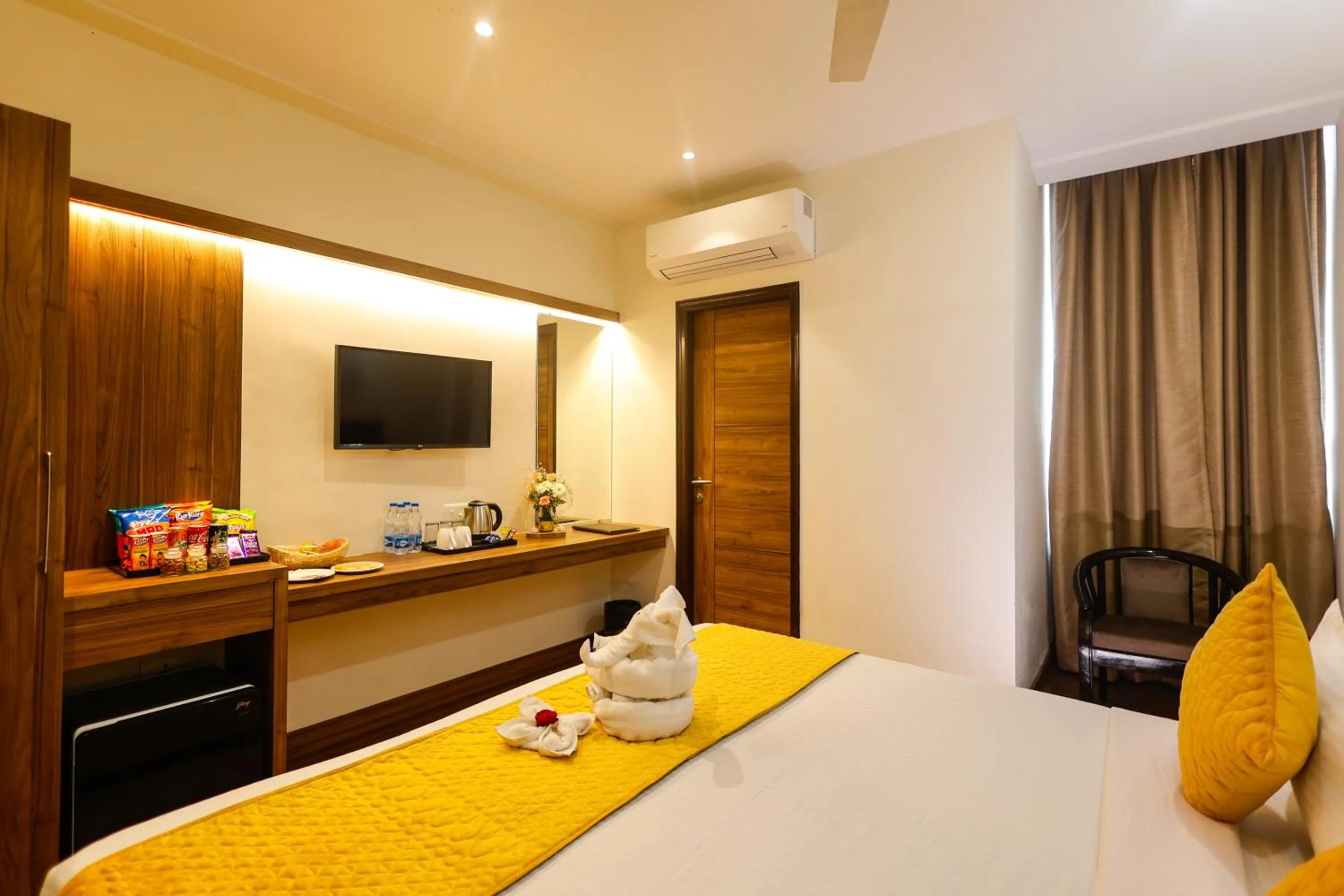 Bed in Hotel Dolphin International