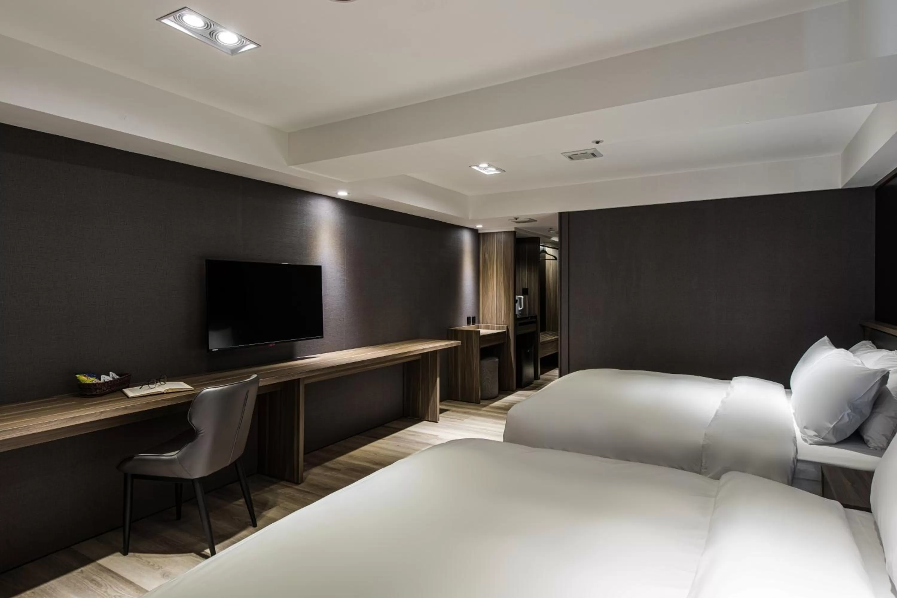 Bed in Autumn Willow Hotel