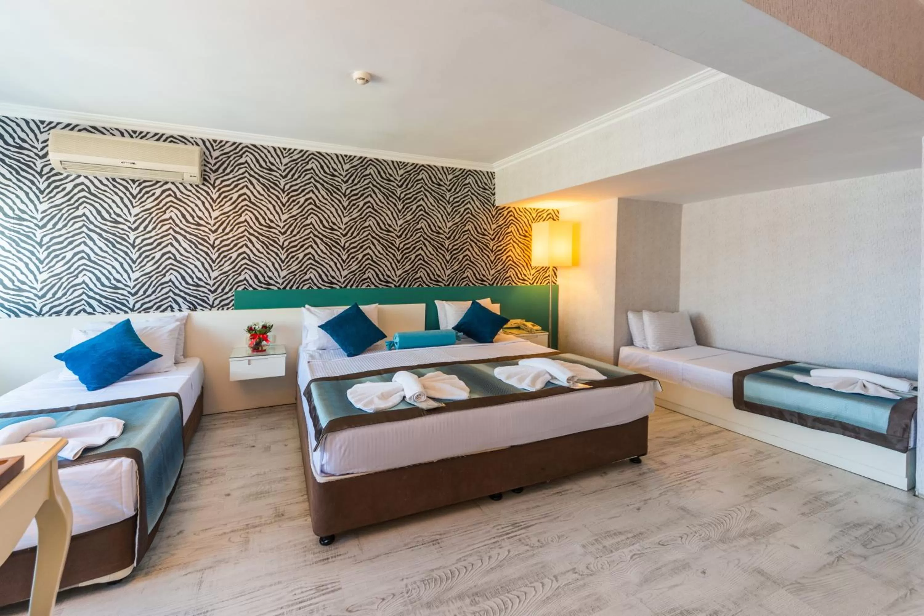 Family, Bed in Viva Deluxe Hotel