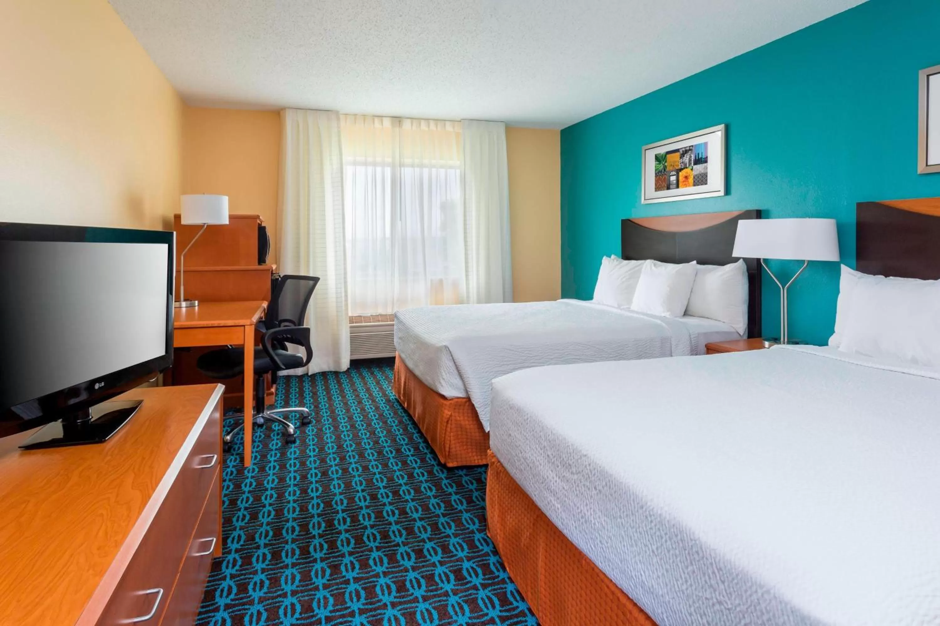 Photo of the whole room, Bed in Fairfield Inn & Suites Tyler