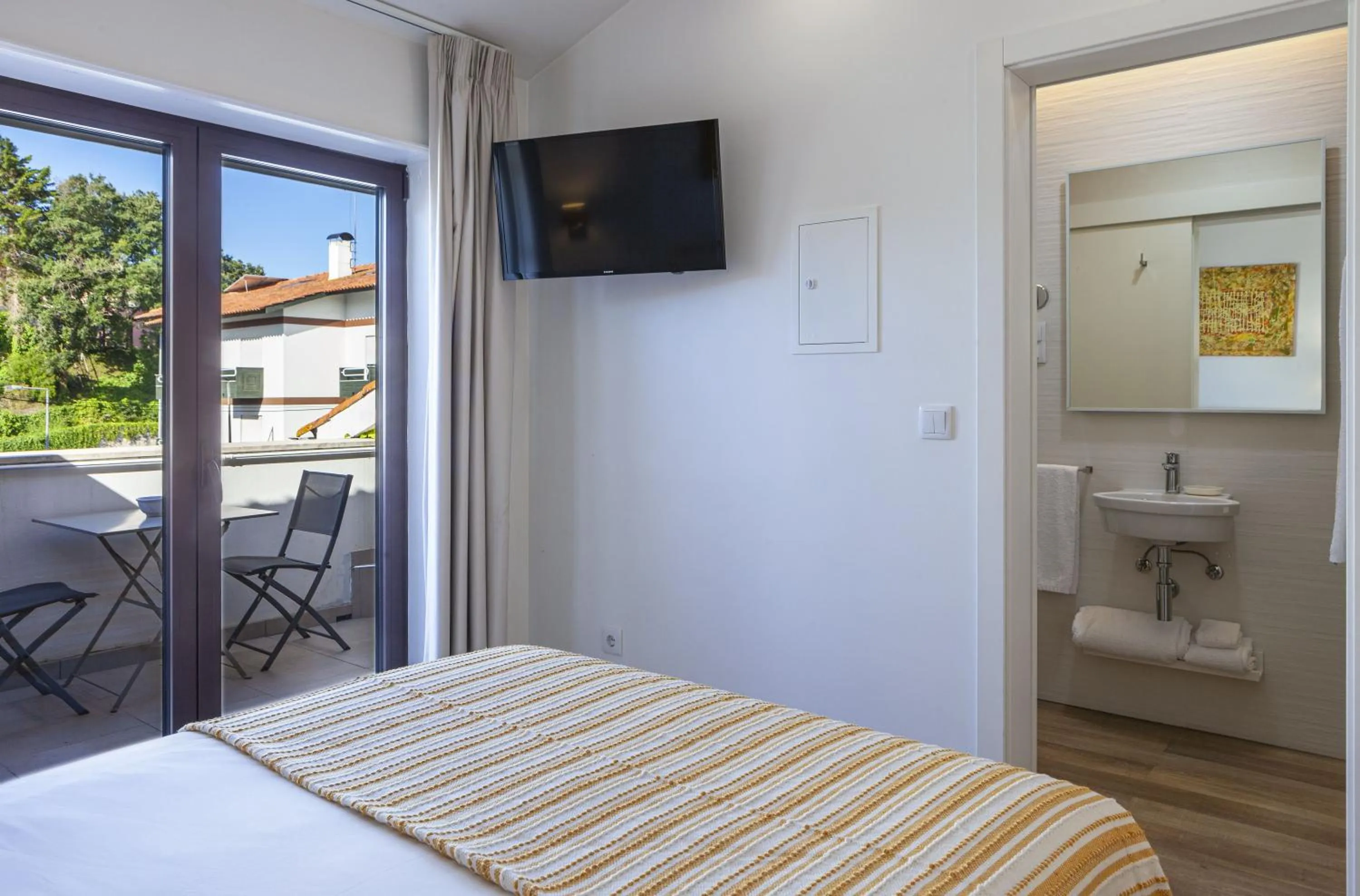 Bedroom, Bed in Boutique Hotel Casa do Outeiro - Arts & Crafts