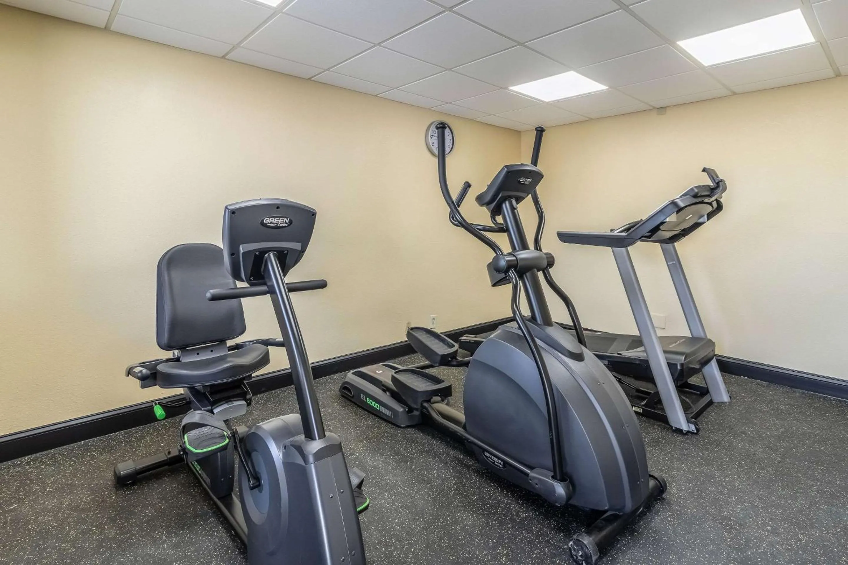 Fitness centre/facilities in Quality Inn Franklin - Cool Springs Area