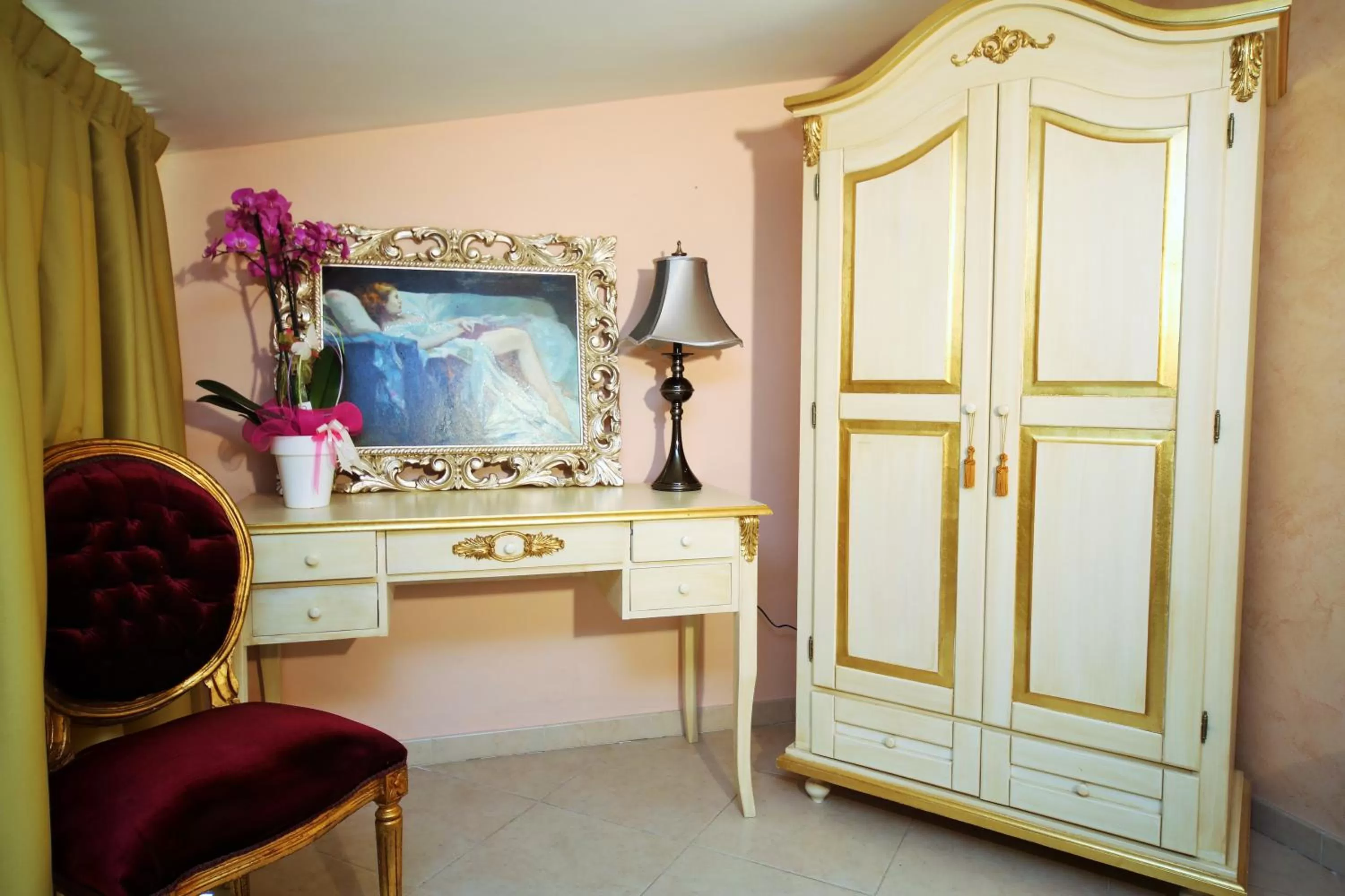 Decorative detail, Seating Area in Hotel Scilla