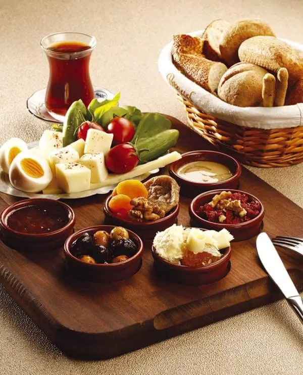 Food and drinks in Terra Europe Brontes Hotel