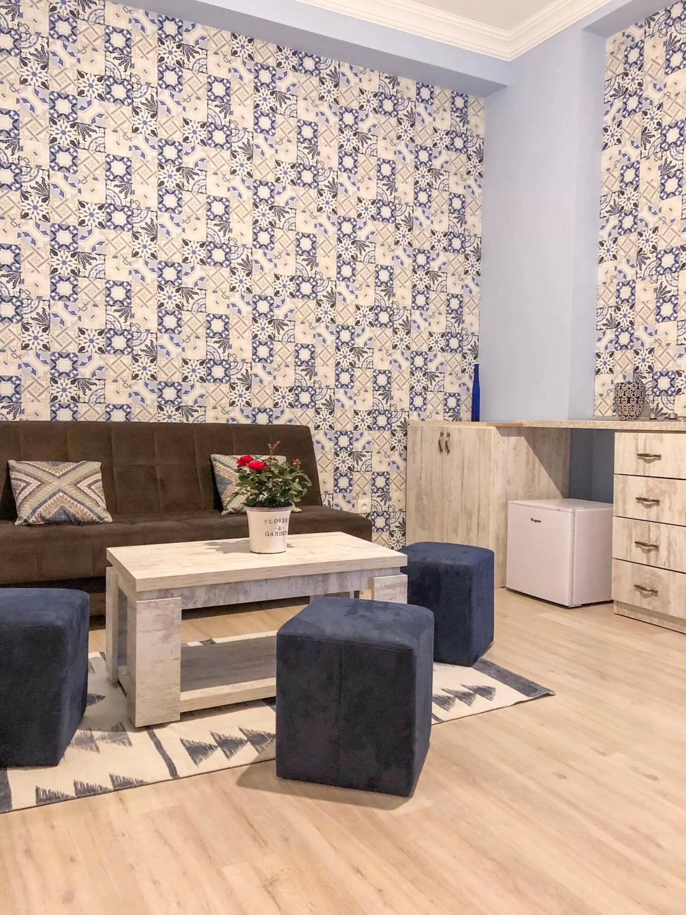 Kitchen or kitchenette in Check Point Hotel