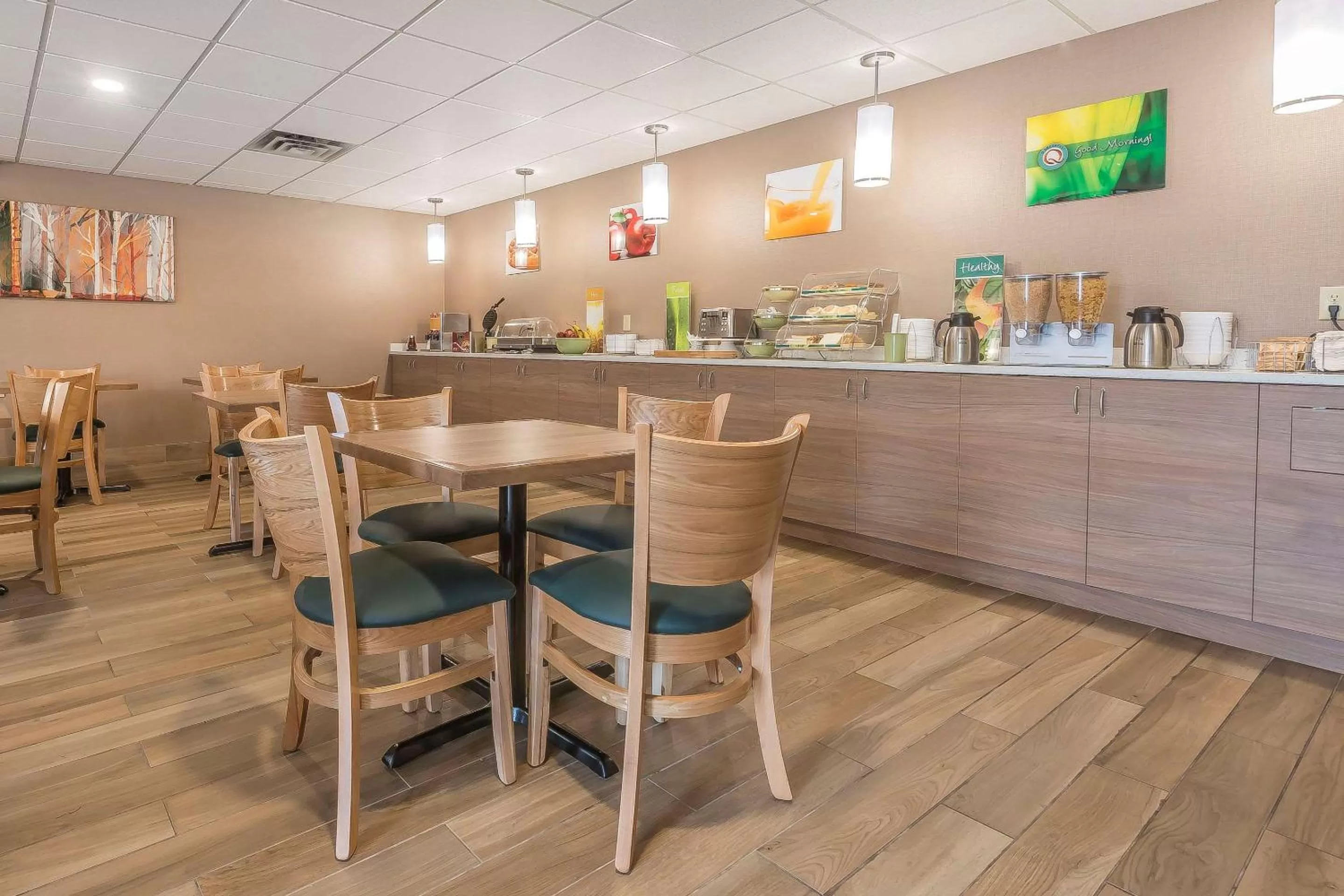 Restaurant/places to eat in Quality Inn & Suites Windsor - Downtown