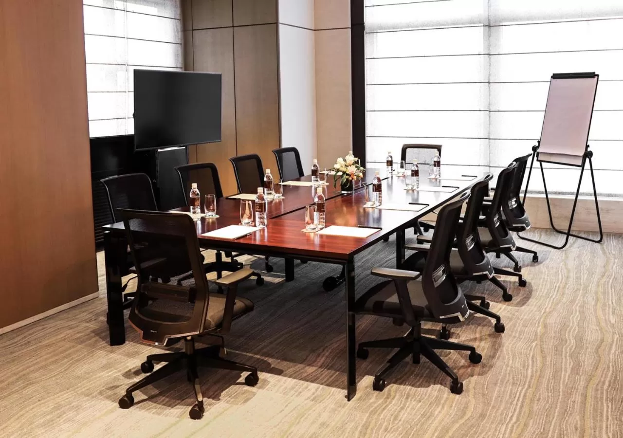 Business facilities in Oasis Aurum 181 Hotel