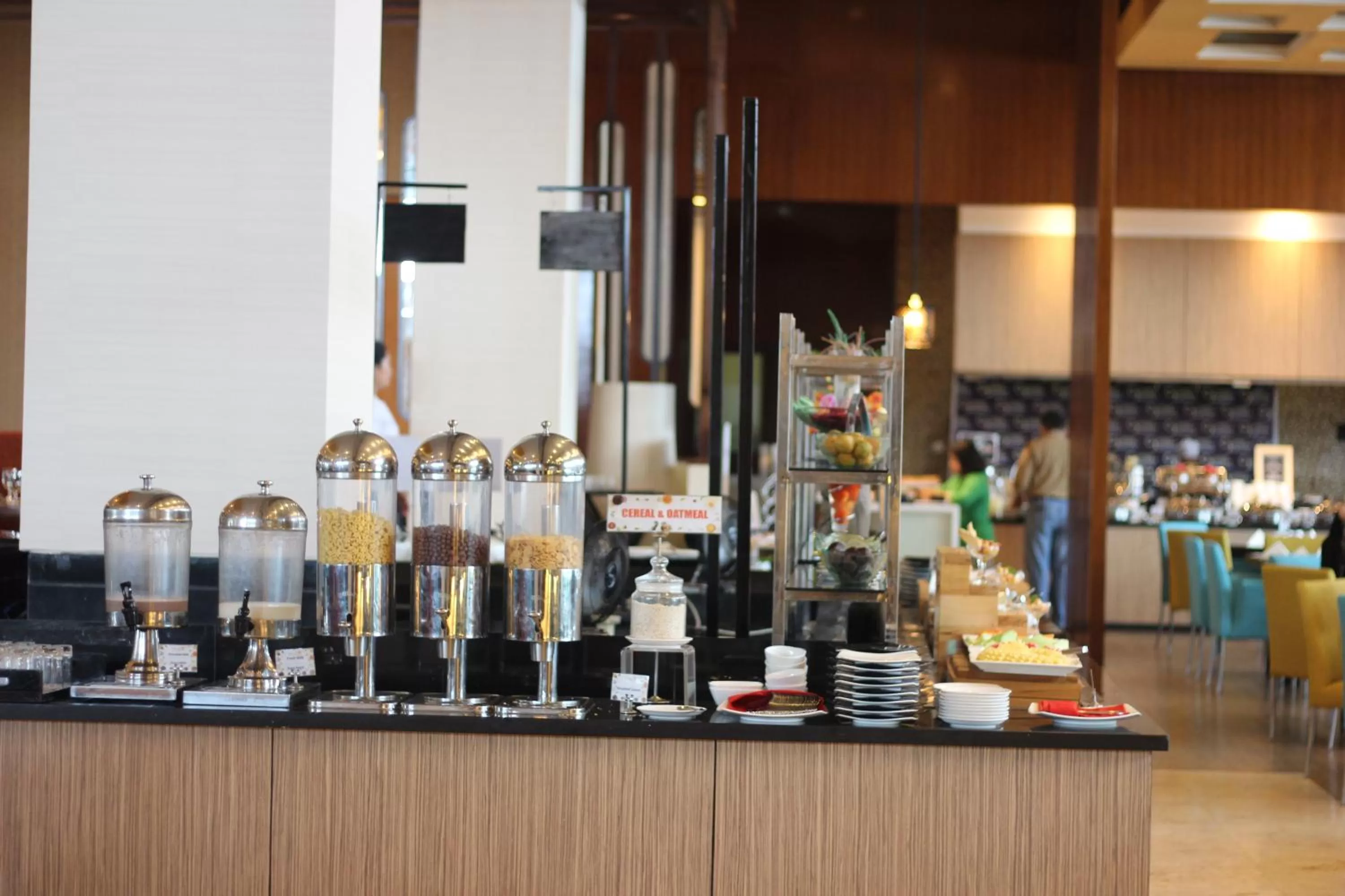 Restaurant/places to eat in Novotel Balikpapan