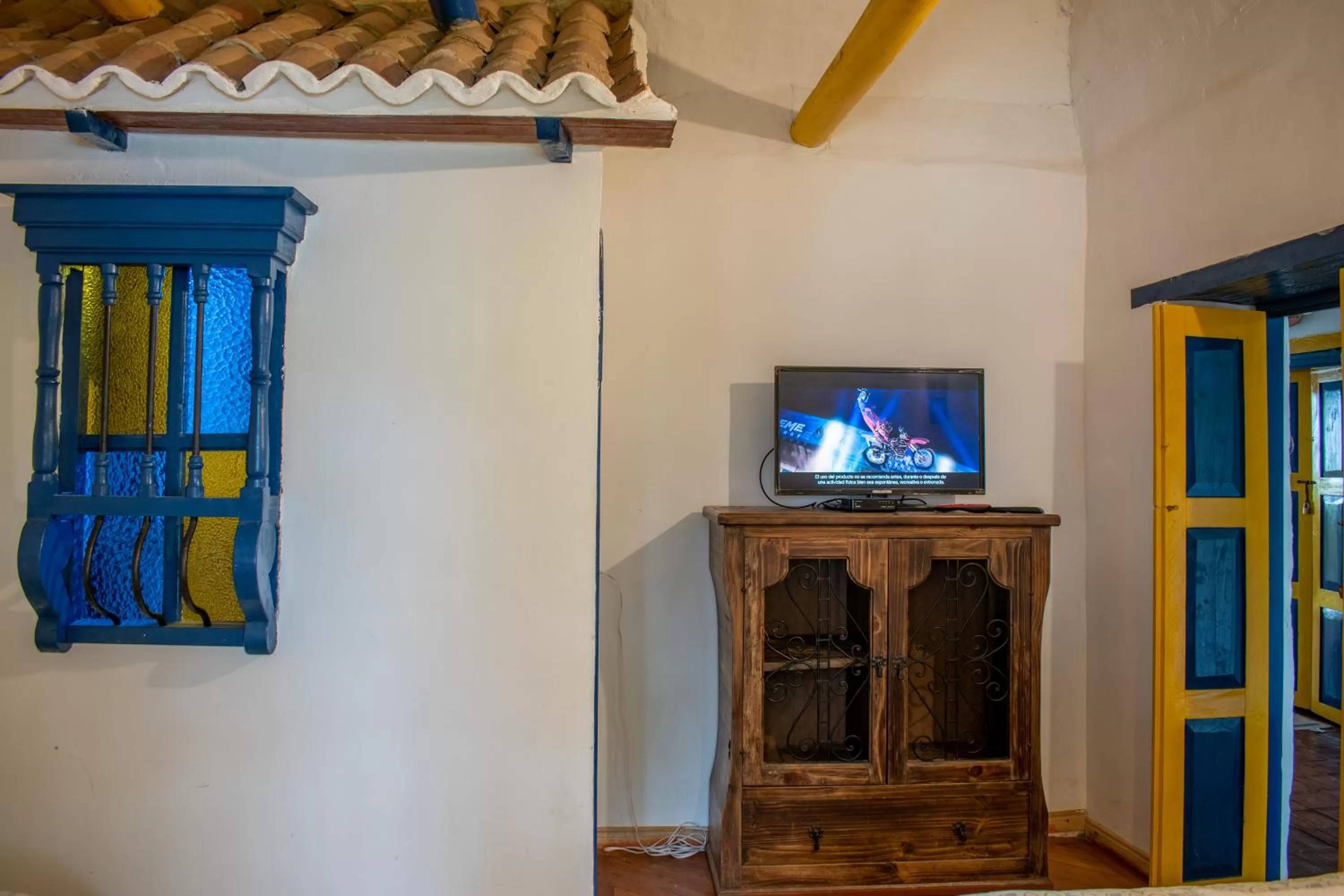 TV/Entertainment Center in Hotel Museo la Posada del Molino