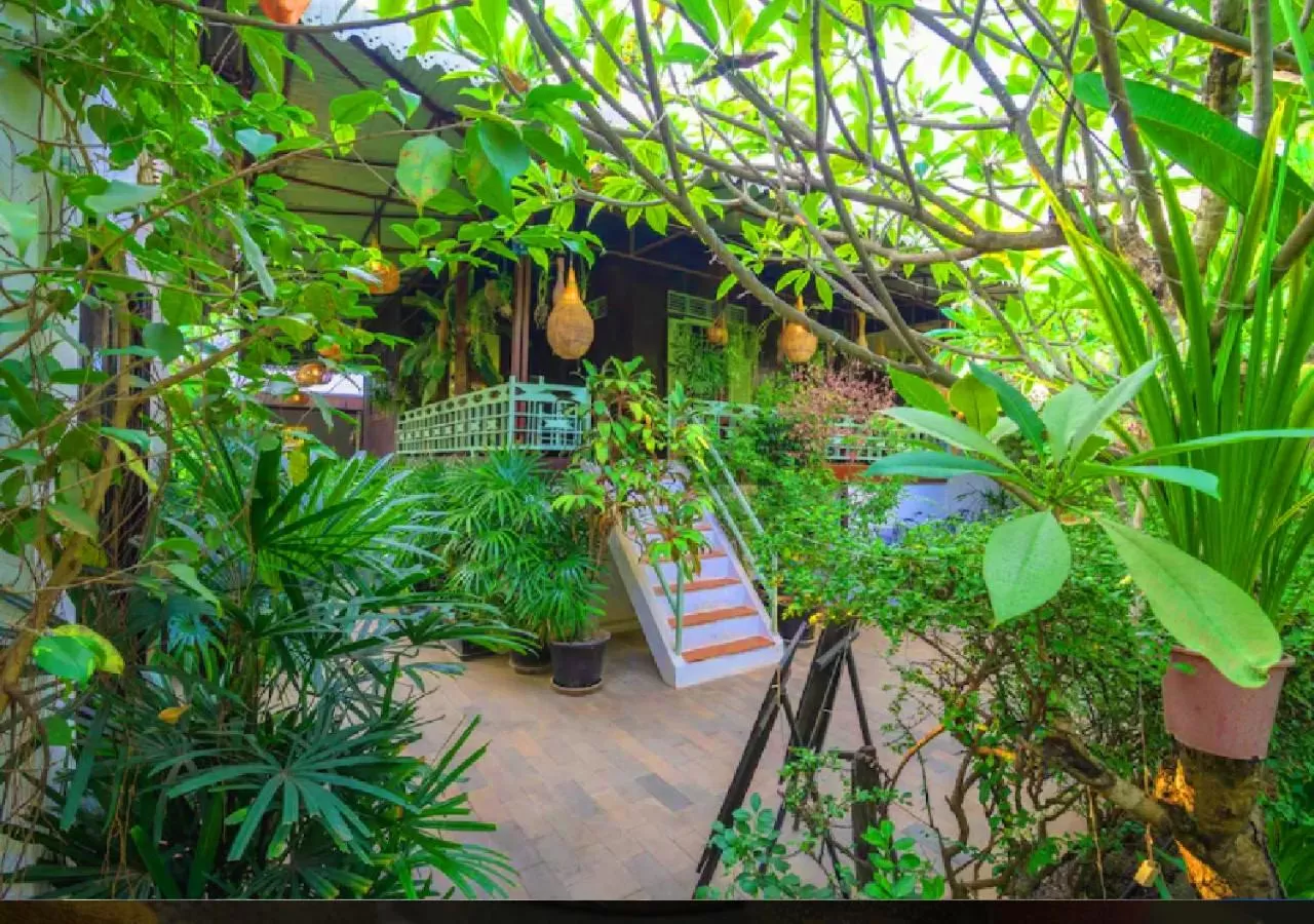 Patio in Ladear Privilege Rooms