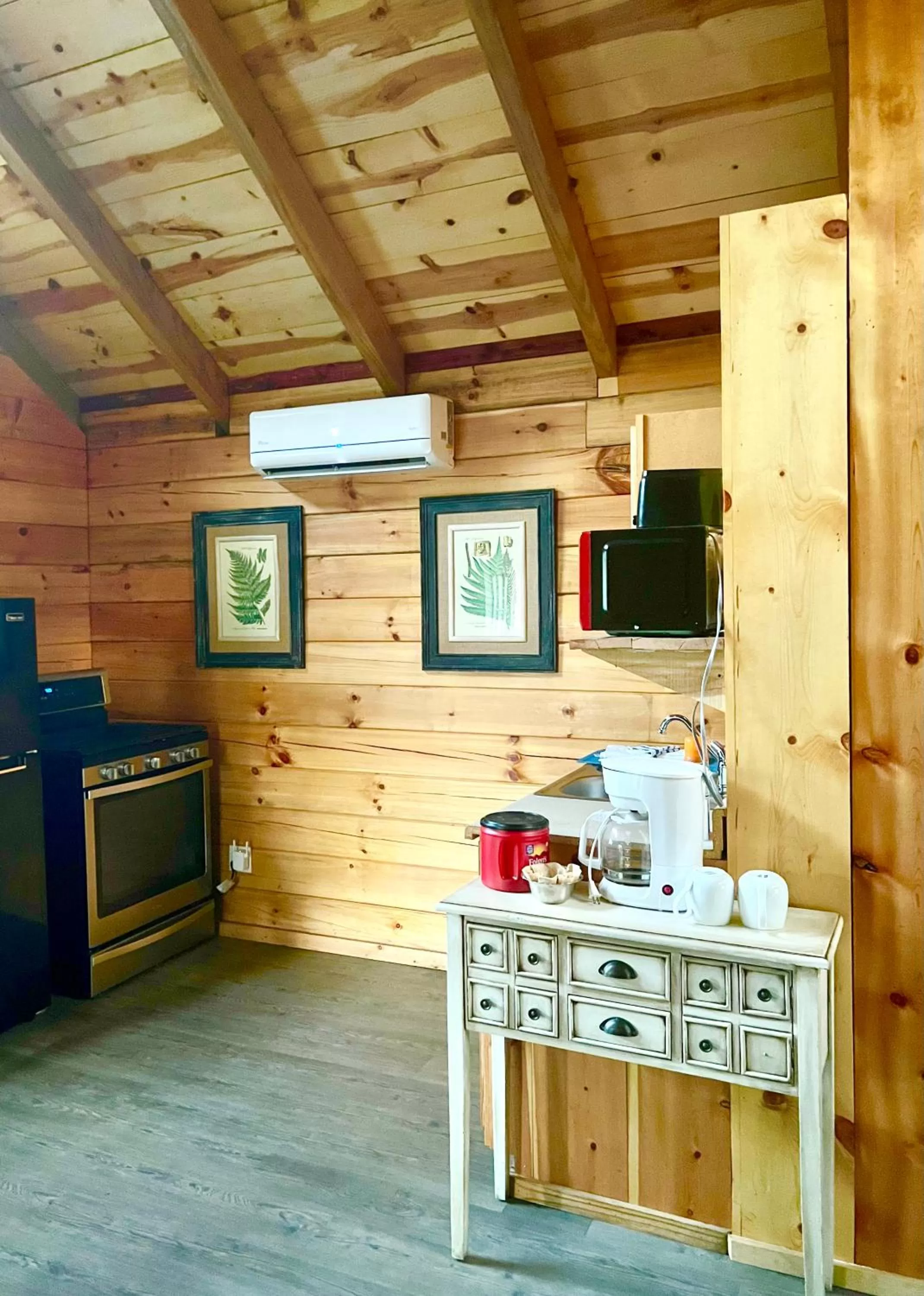 Kitchen or kitchenette in Kozy Haven Log Cabin Rentals