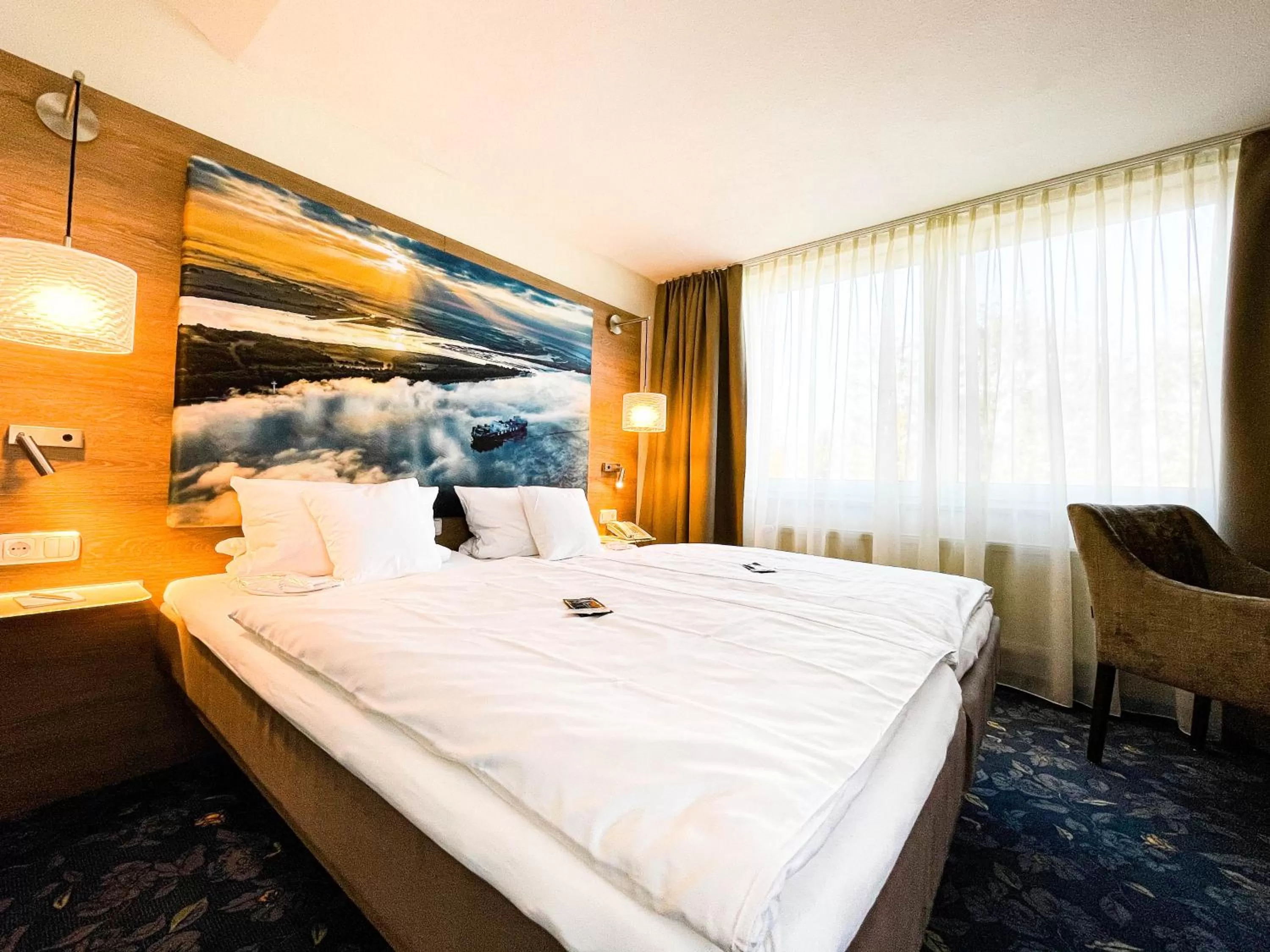 Bedroom, Bed in Hotel-Restaurant Vier Linden