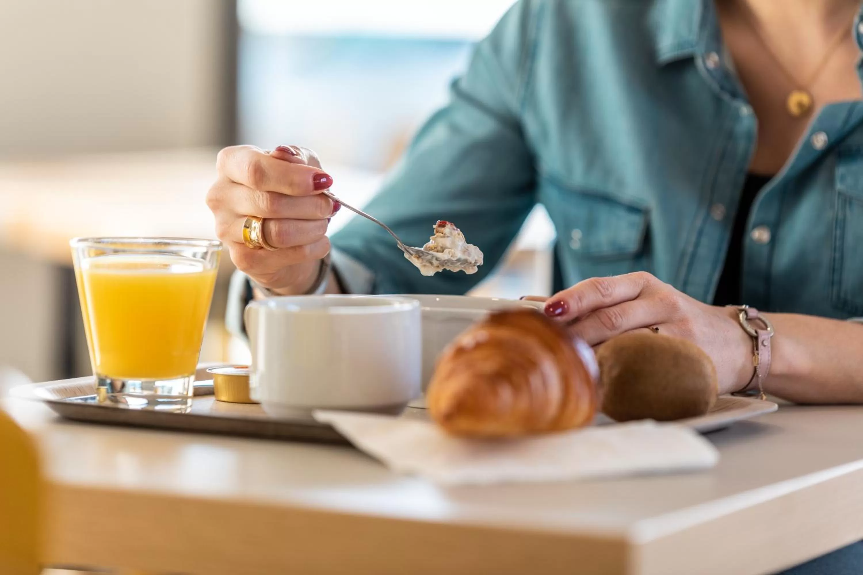 Buffet breakfast in B&B HOTEL Troyes Magasins d'usine