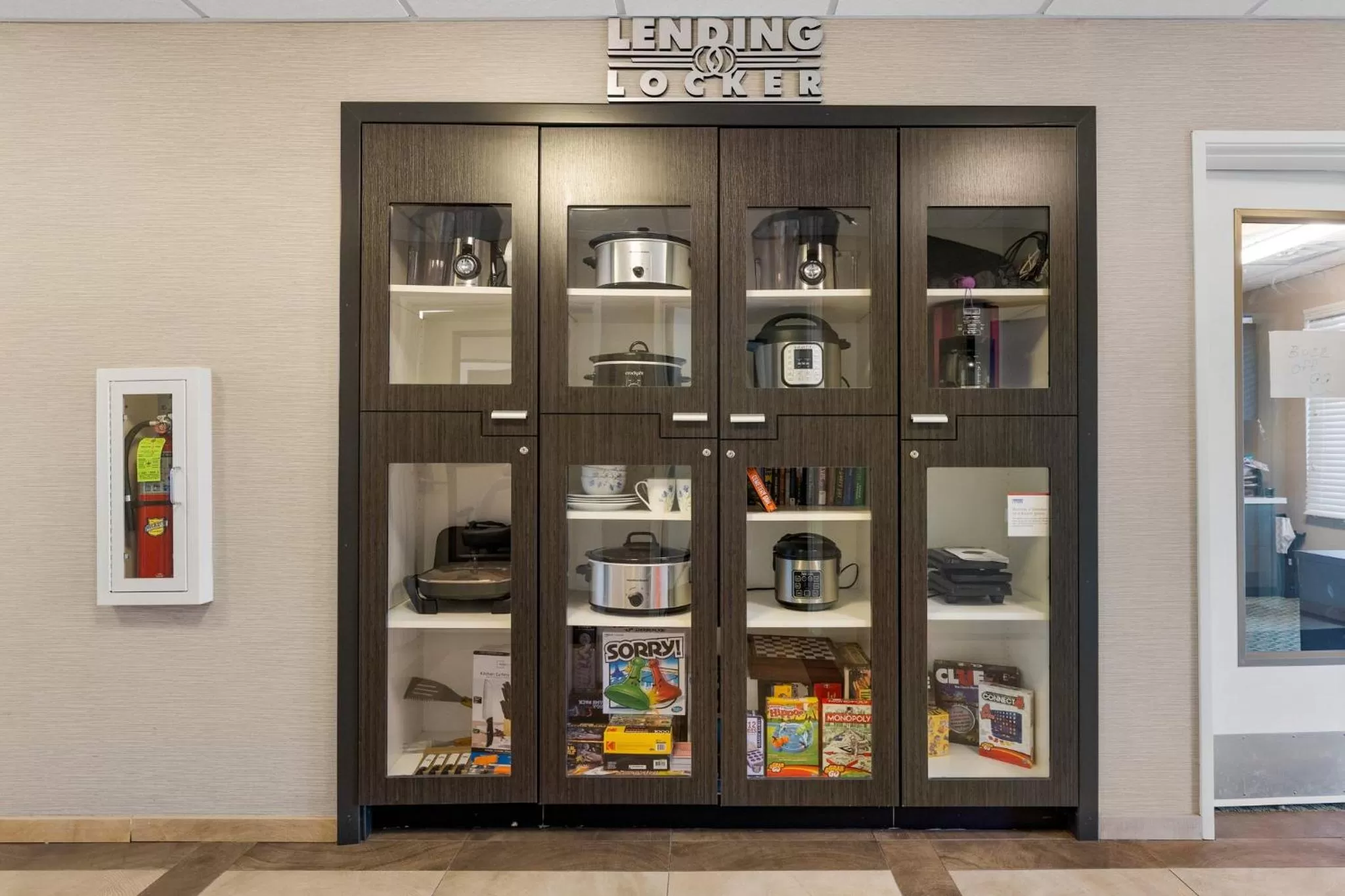 Lobby or reception in Candlewood Suites Erie by IHG