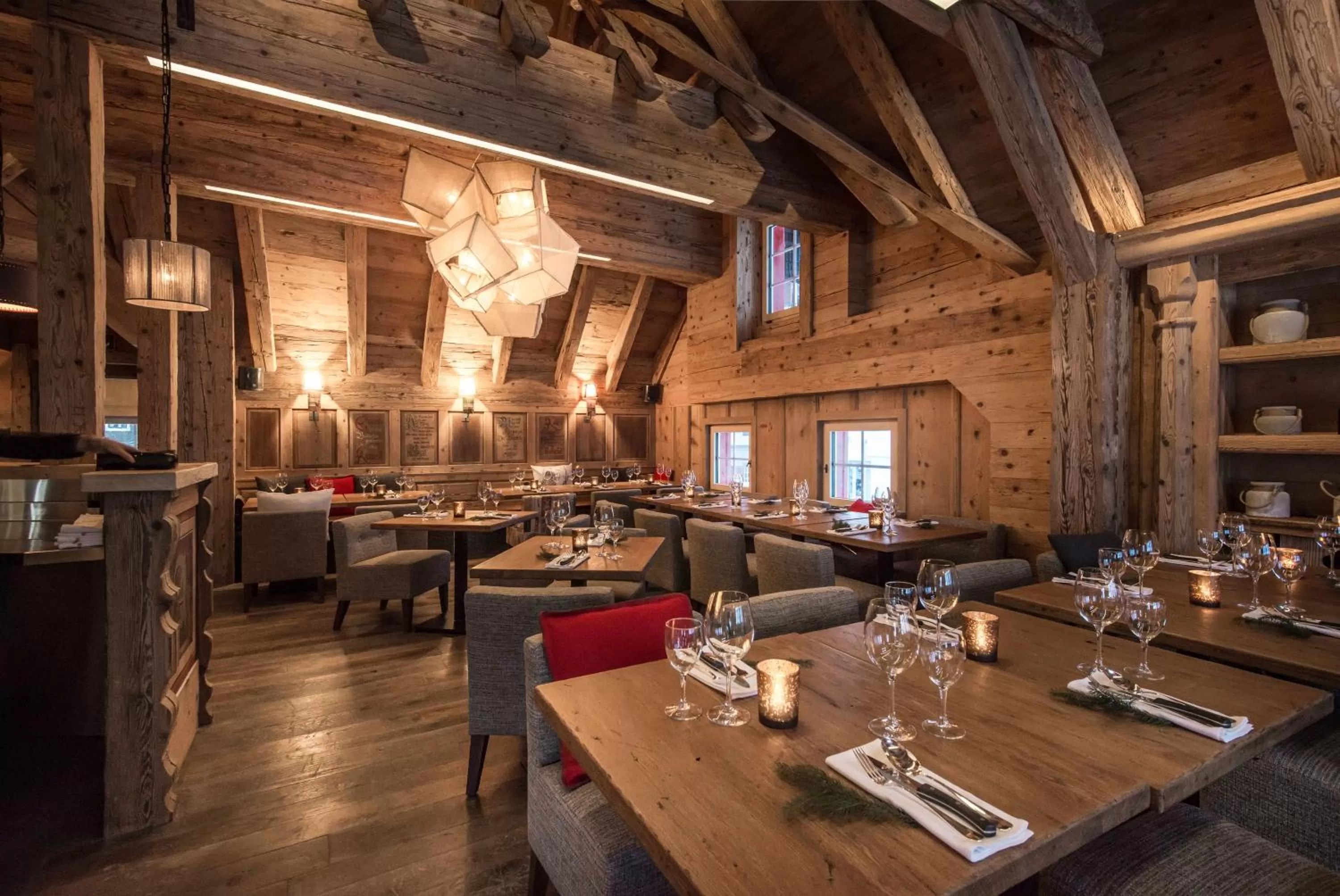 Restaurant/places to eat in Alpenclub
