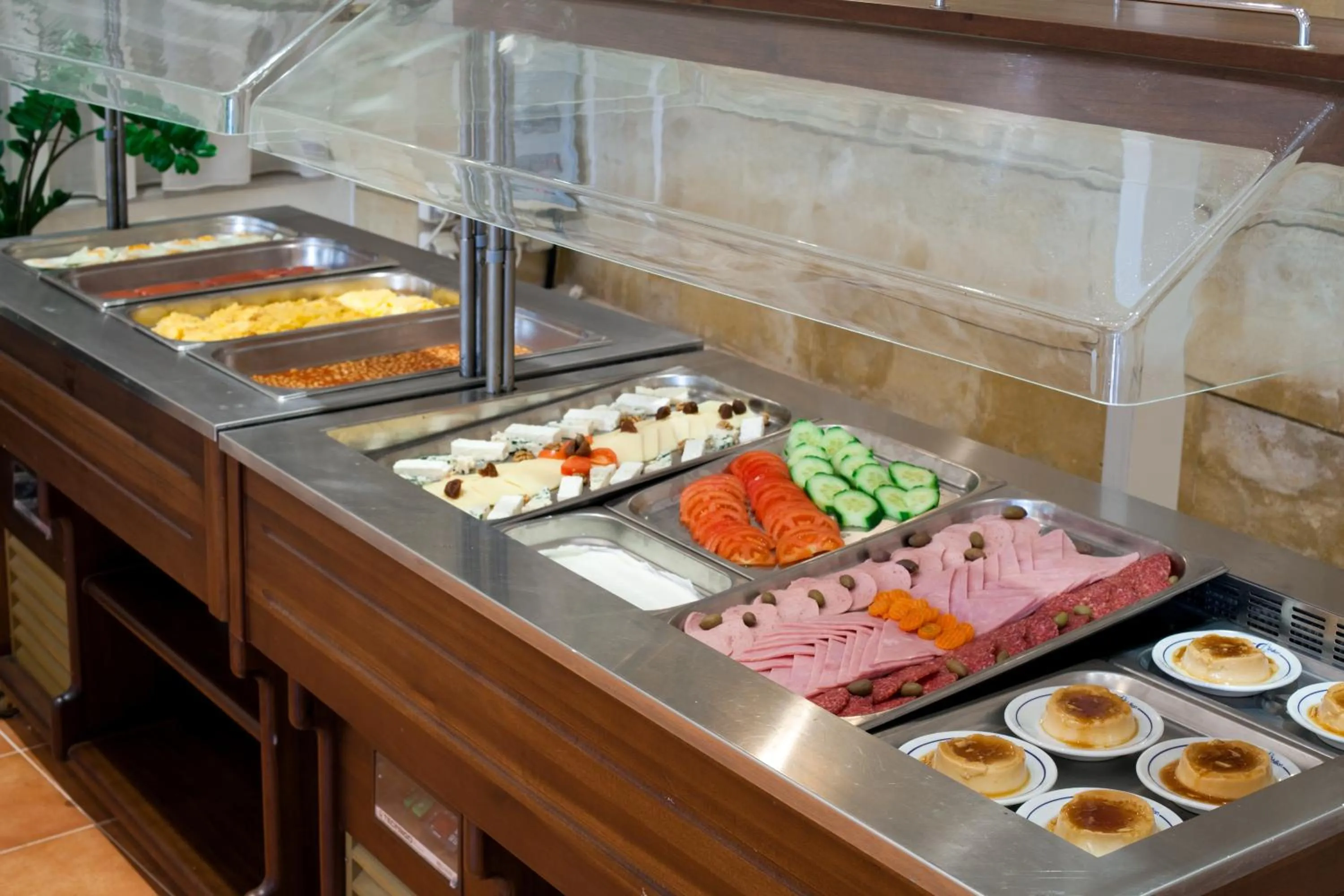 Buffet breakfast in Achillion Palace