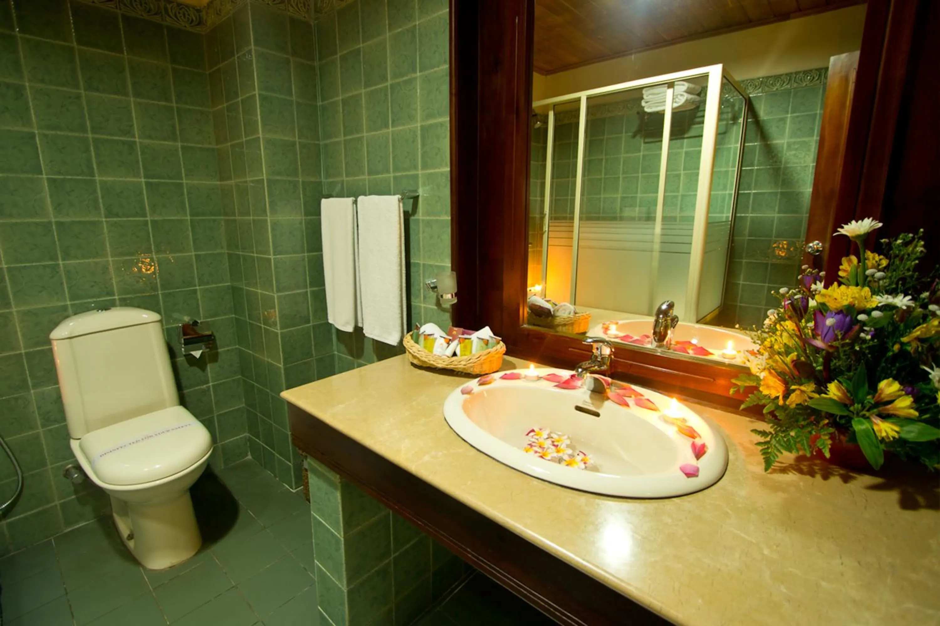 Bathroom in Randholee Resort & Spa