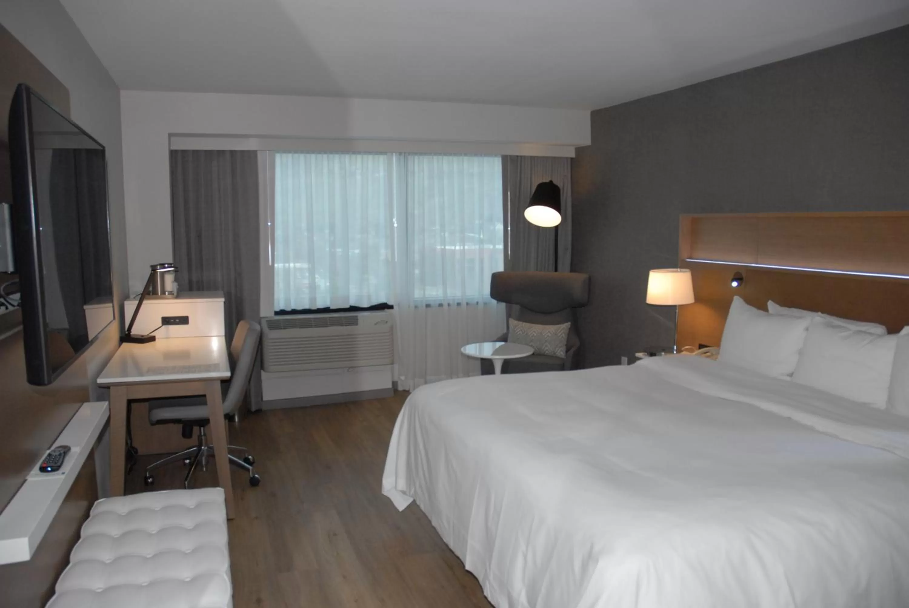 Bedroom, Bed in Radisson Hotel Salt Lake City Downtown