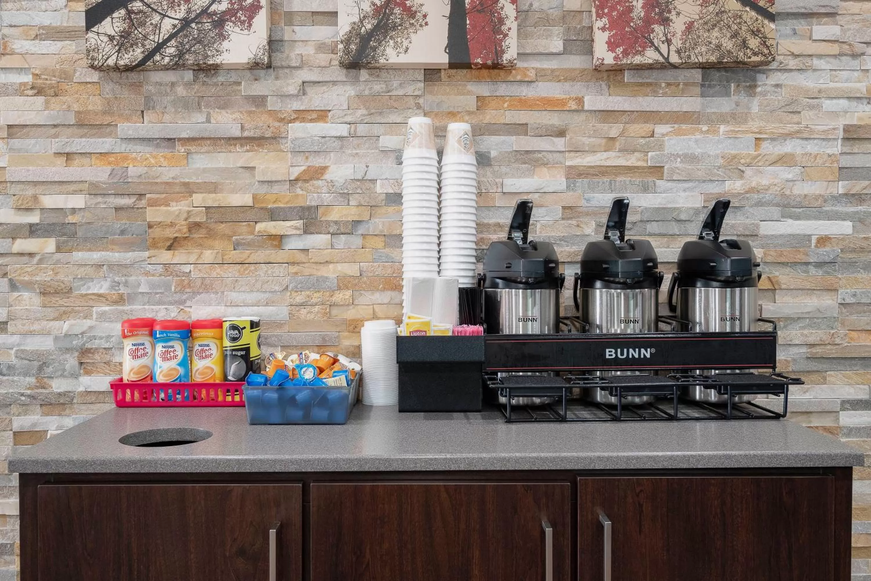 Decorative detail in Red Roof Inn Roanoke Rapids