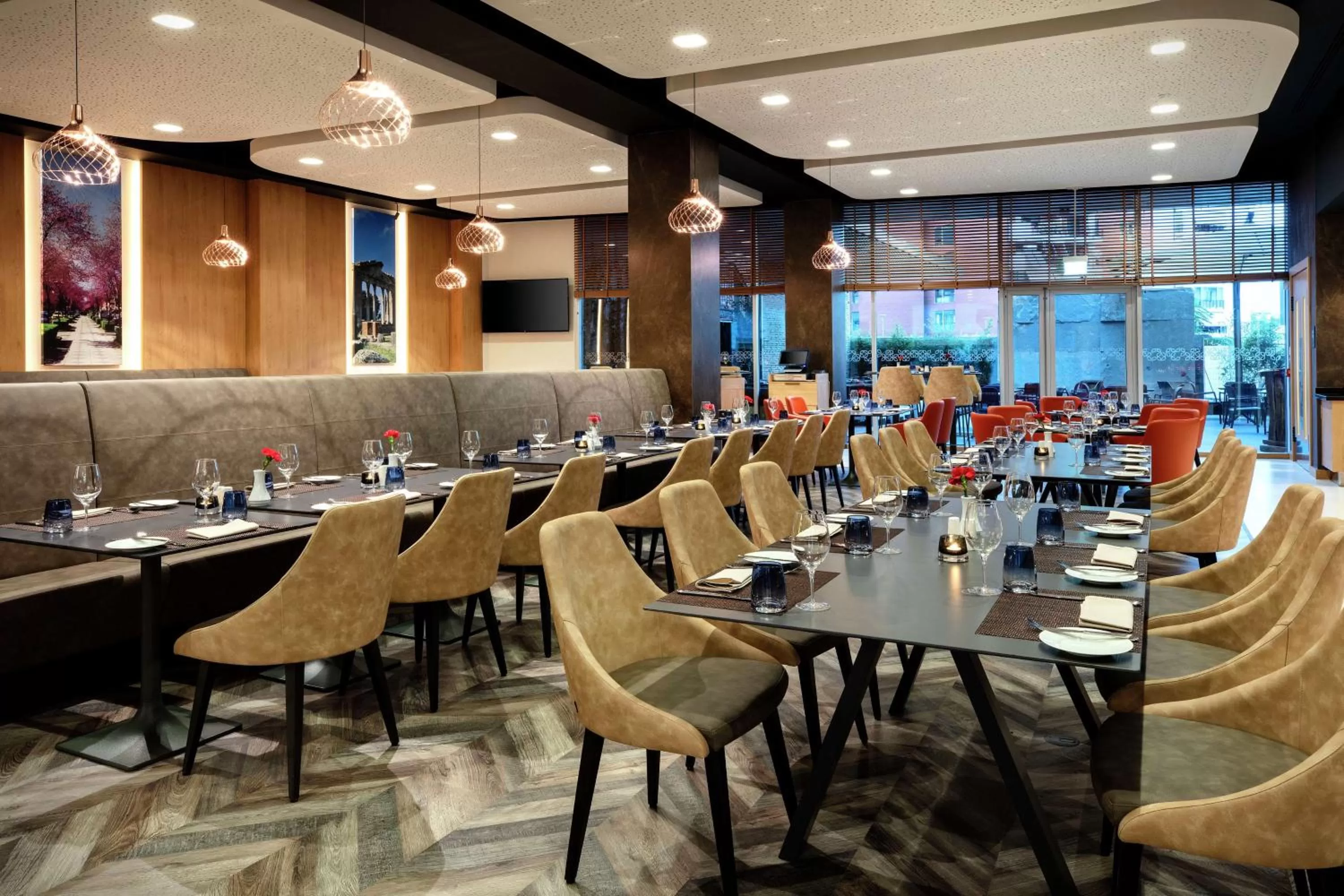 Restaurant/places to eat in Hilton Garden Inn Tirana