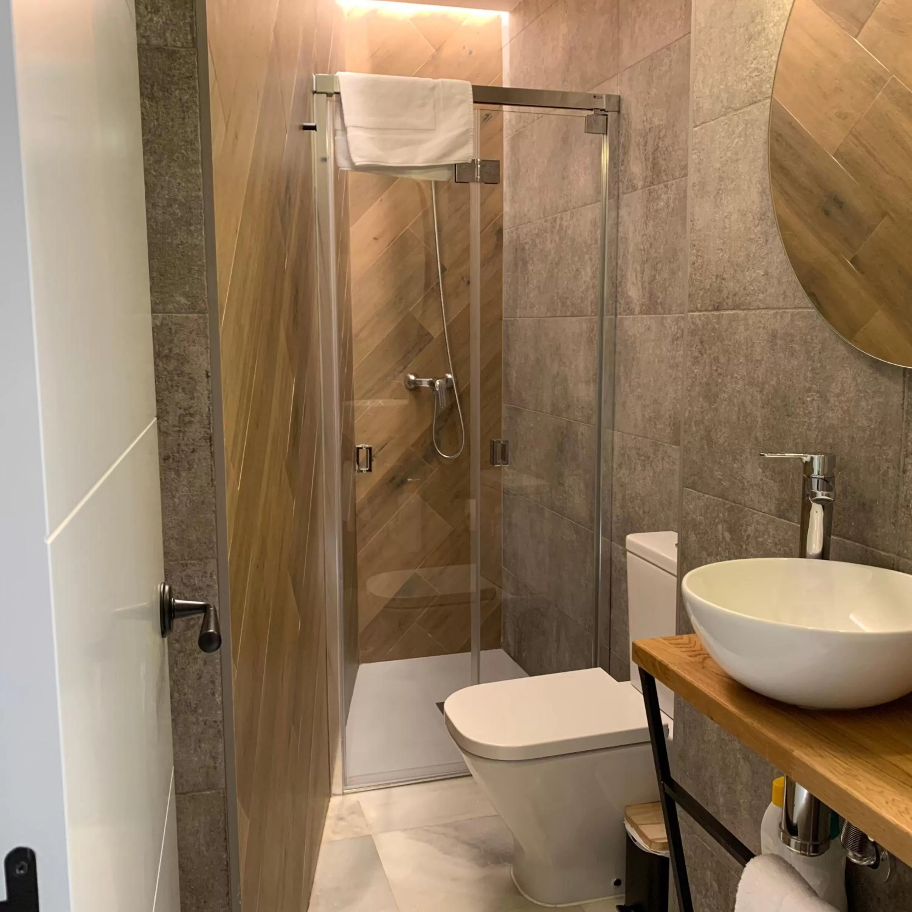 Toilet in Sweet Sevilla Suites