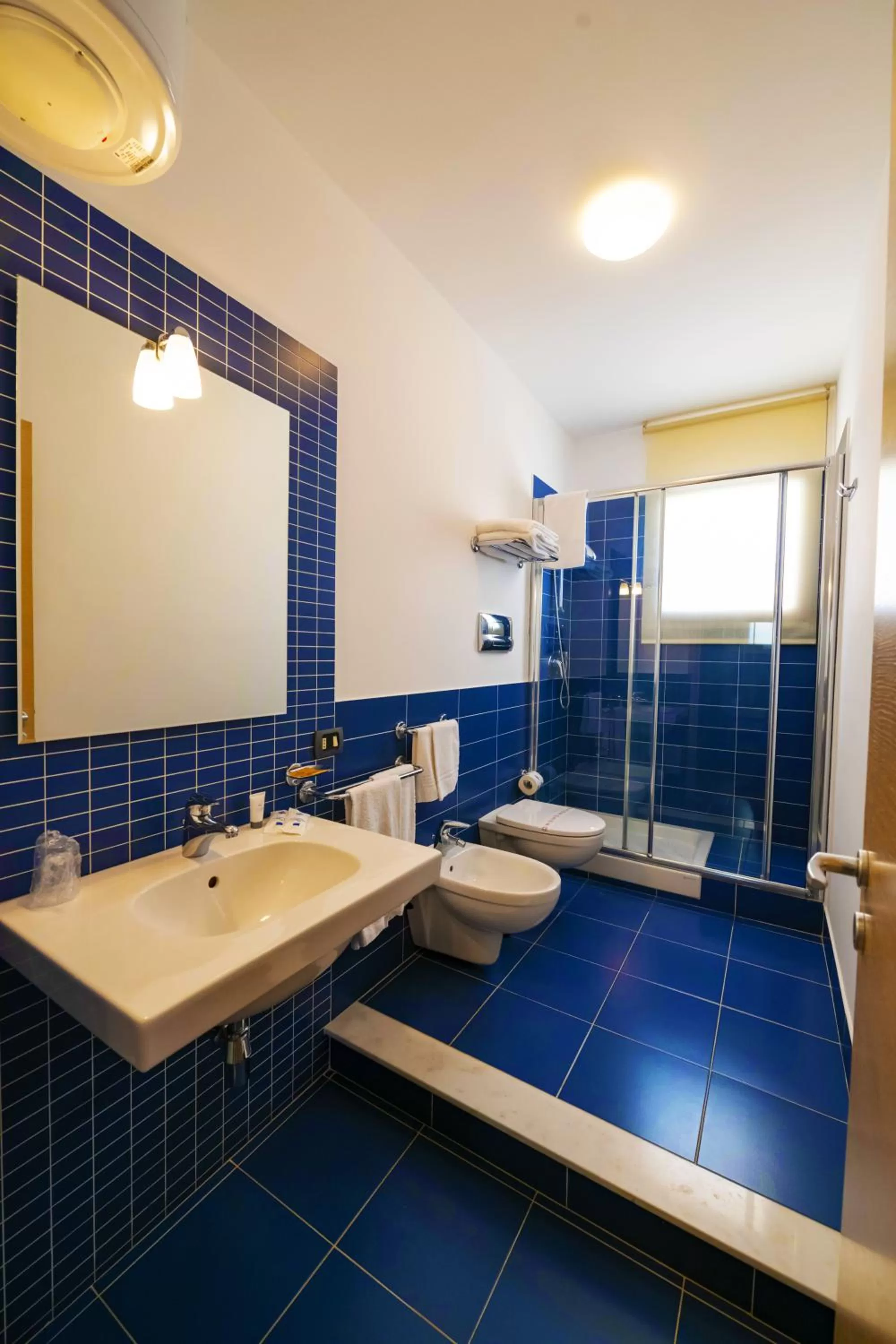 Shower in Aparthotel Isabella