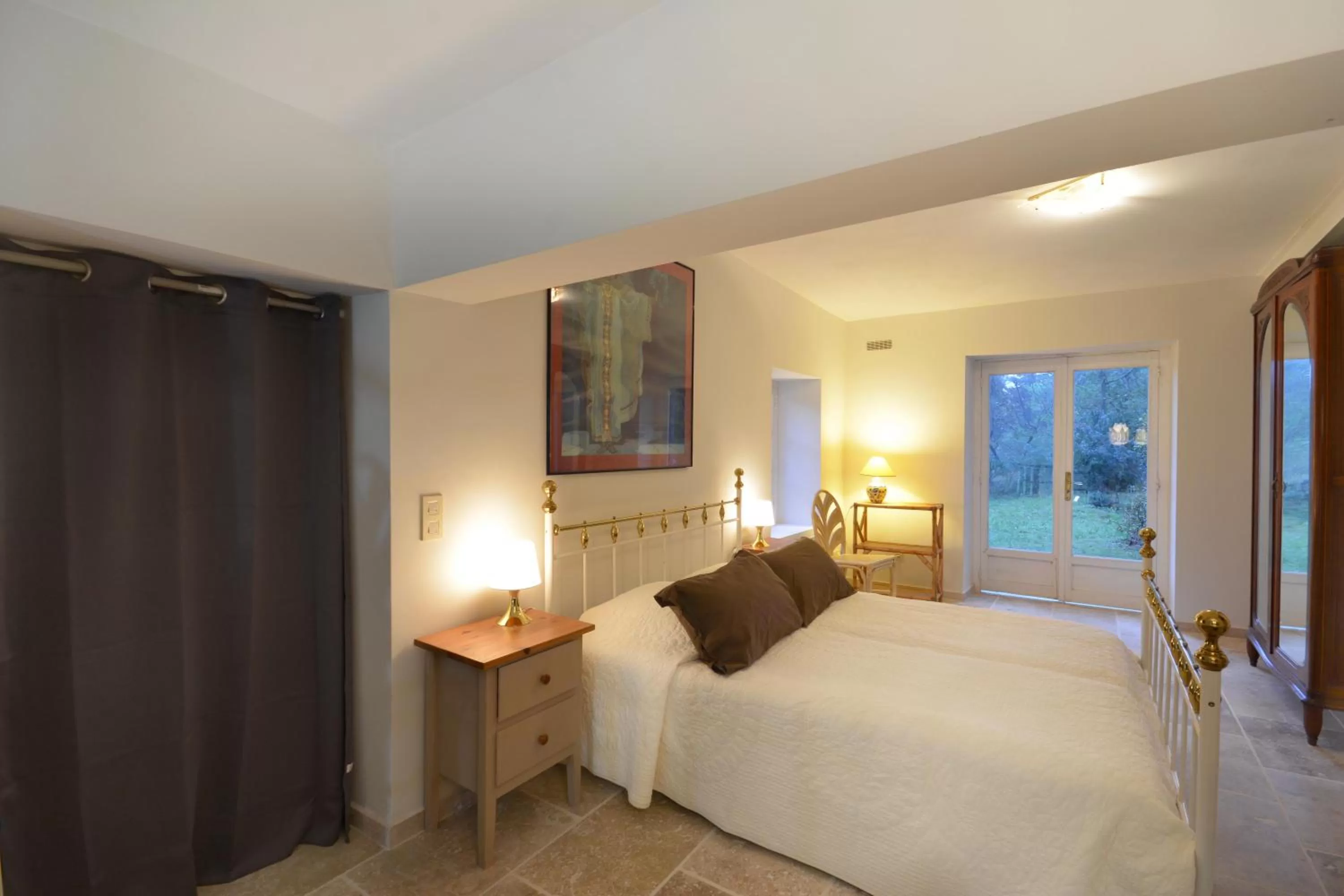 Bed in Ancien Mas Du Moulin