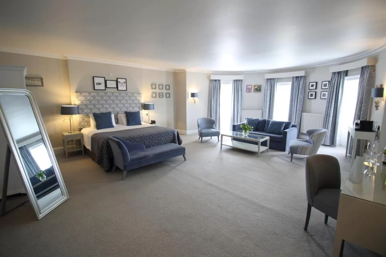 Photo of the whole room, Bed in Mercure Gloucester Bowden Hall Hotel