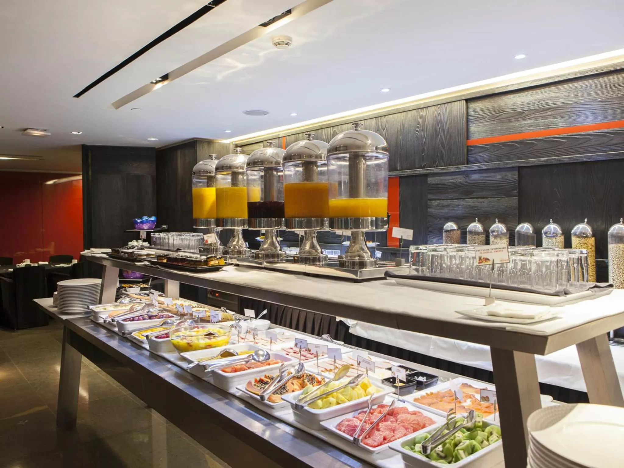 Restaurant/places to eat in Hotel Puerta America