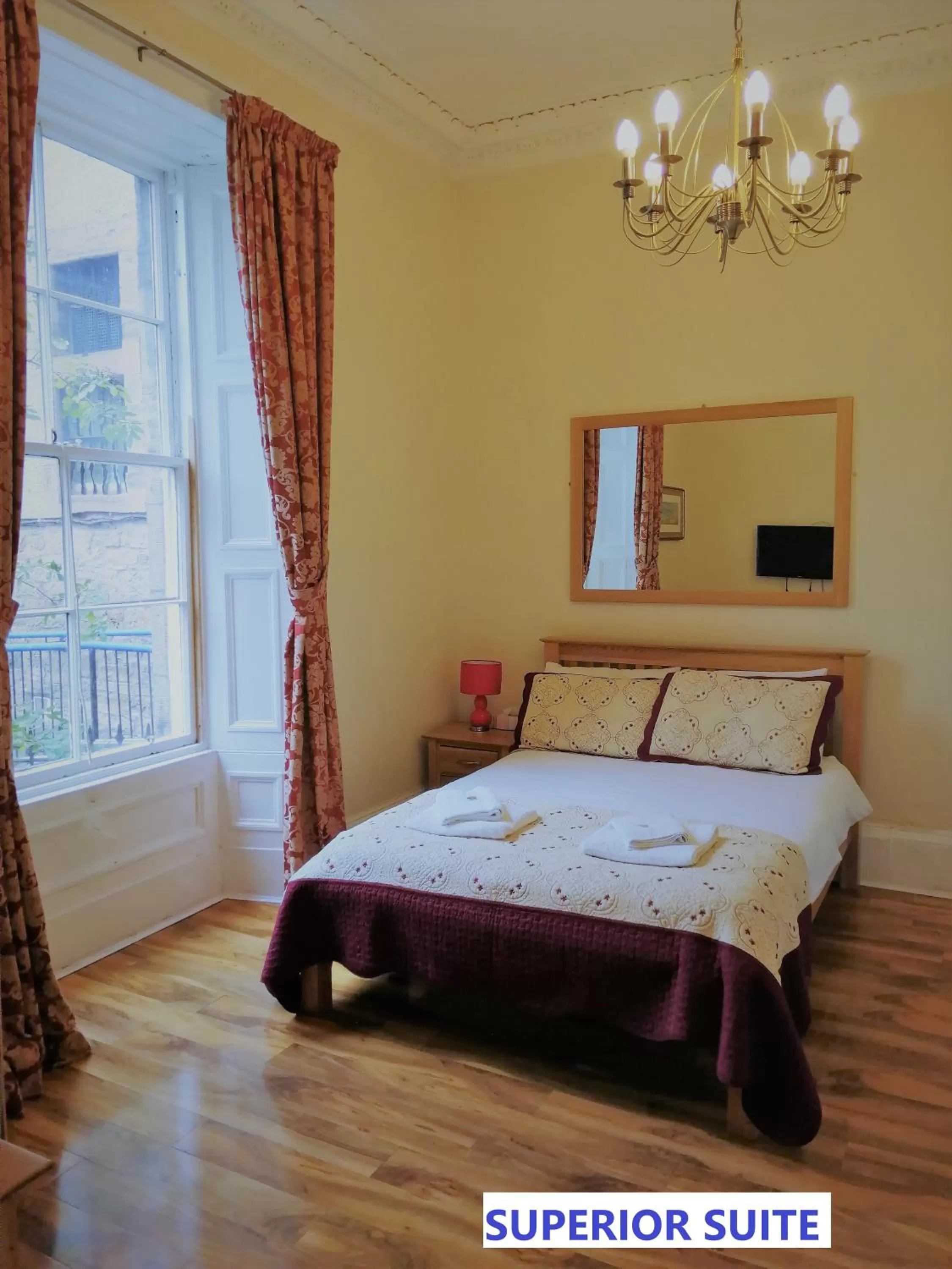 Bedroom, Bed in Edinburgh City Suites