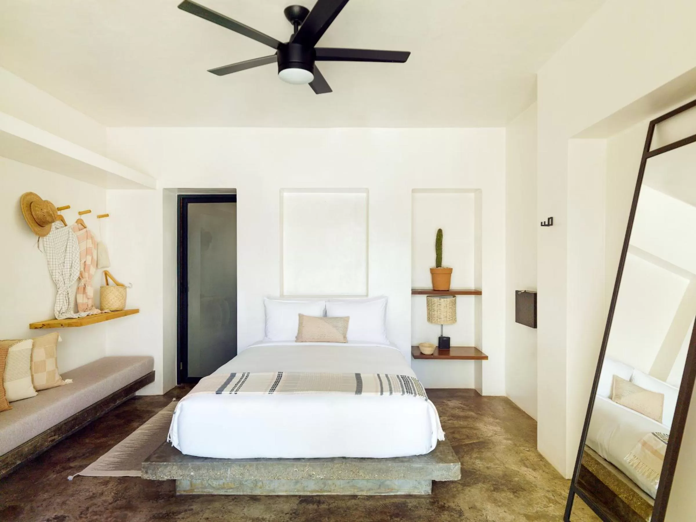 Bed in Drift San Jose del Cabo, a Member of Design Hotels