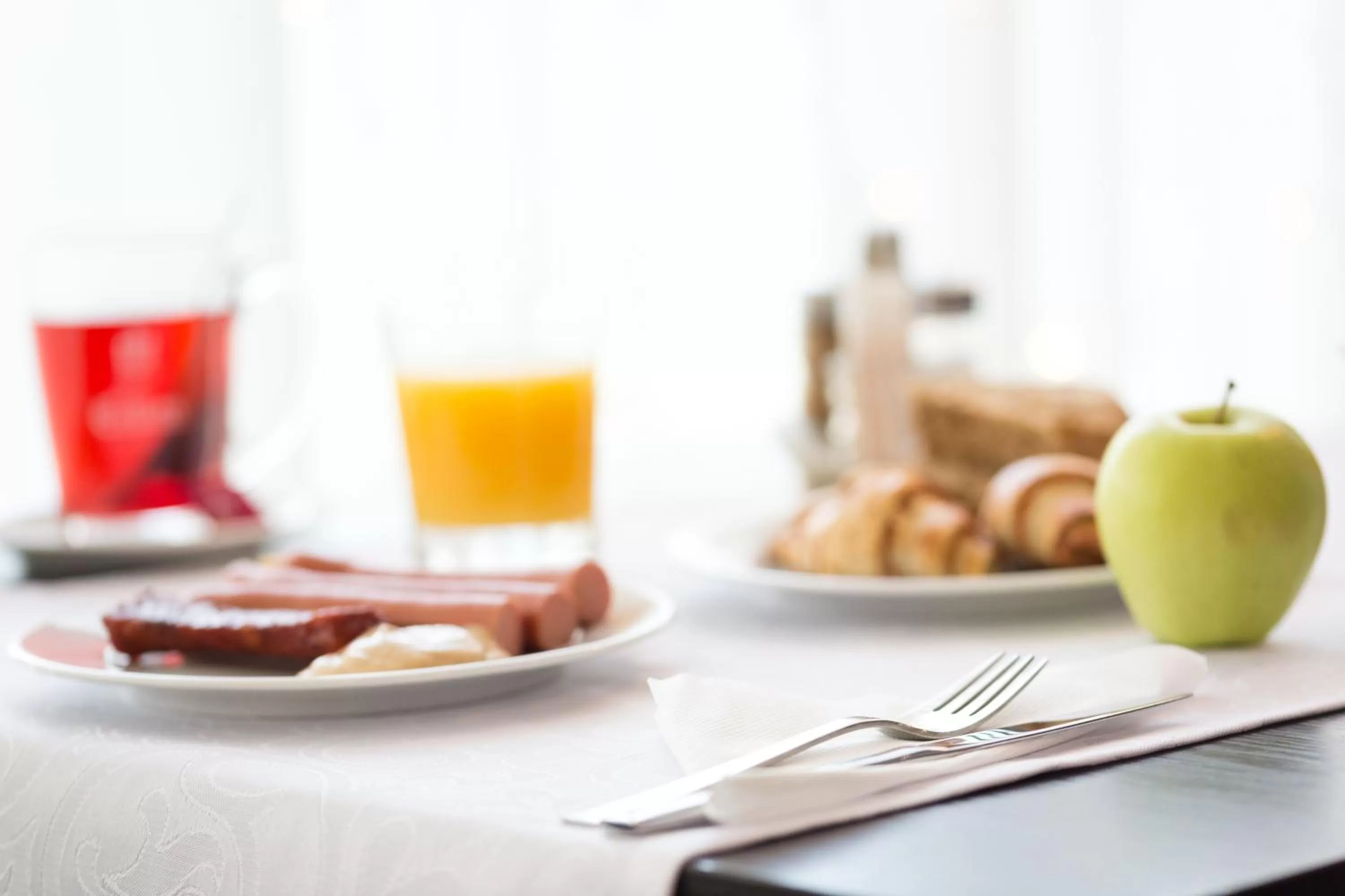 Restaurant/places to eat in Hotel Modena