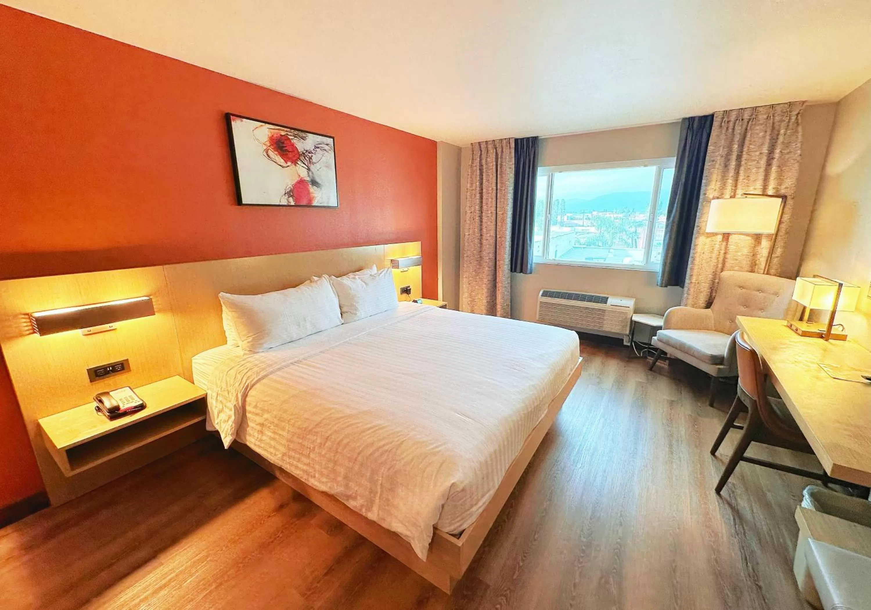 Bed in Lincoln Hotel Monterey Park Los Angeles